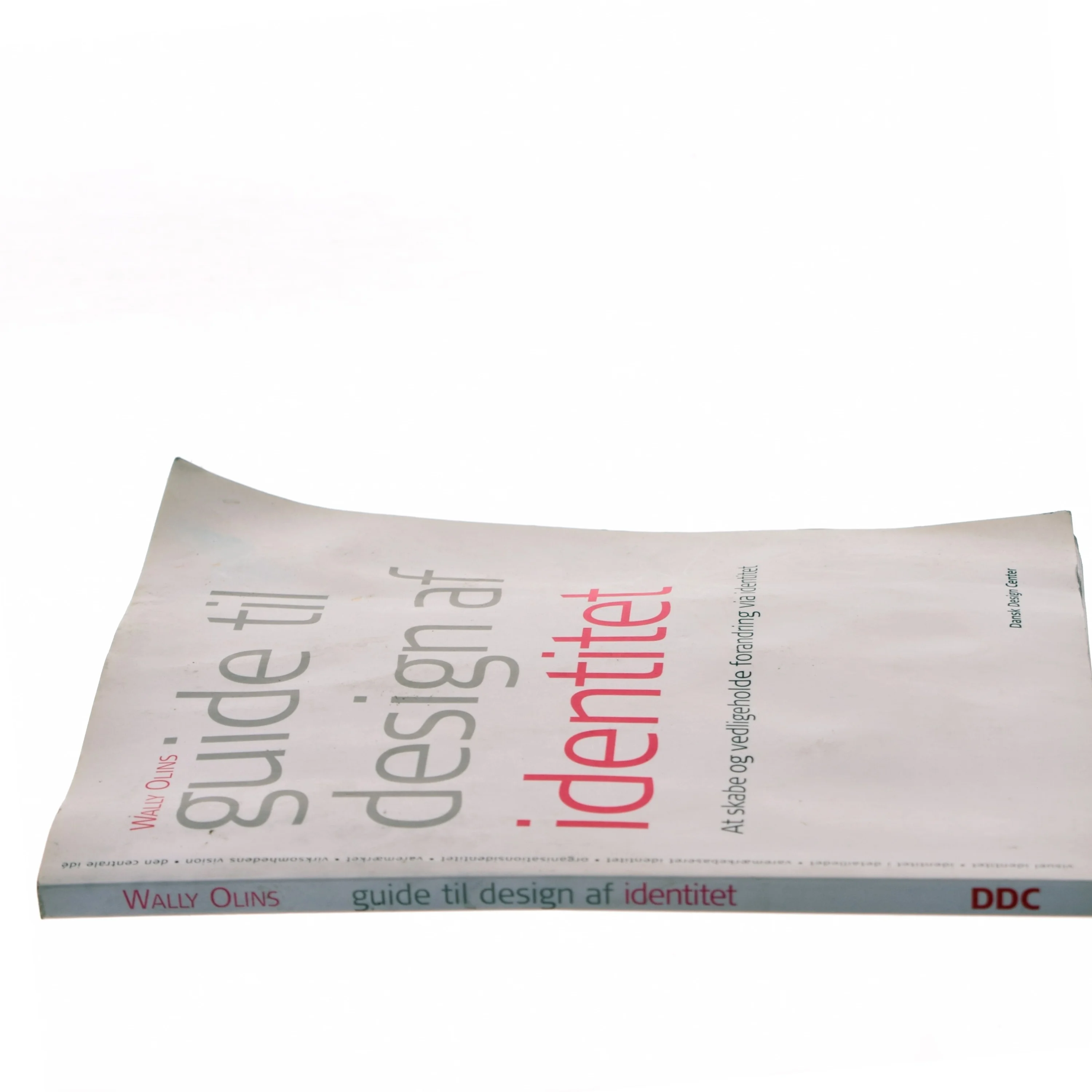 Guide til design af identitet af Wally Olins (Bog)