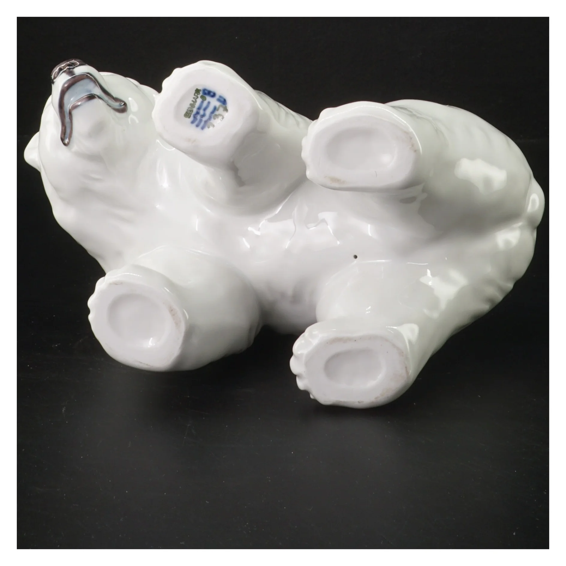 Porcelænsfigur af isbjørn fra Royal Copenhagen (str. 12x11x20 cm)