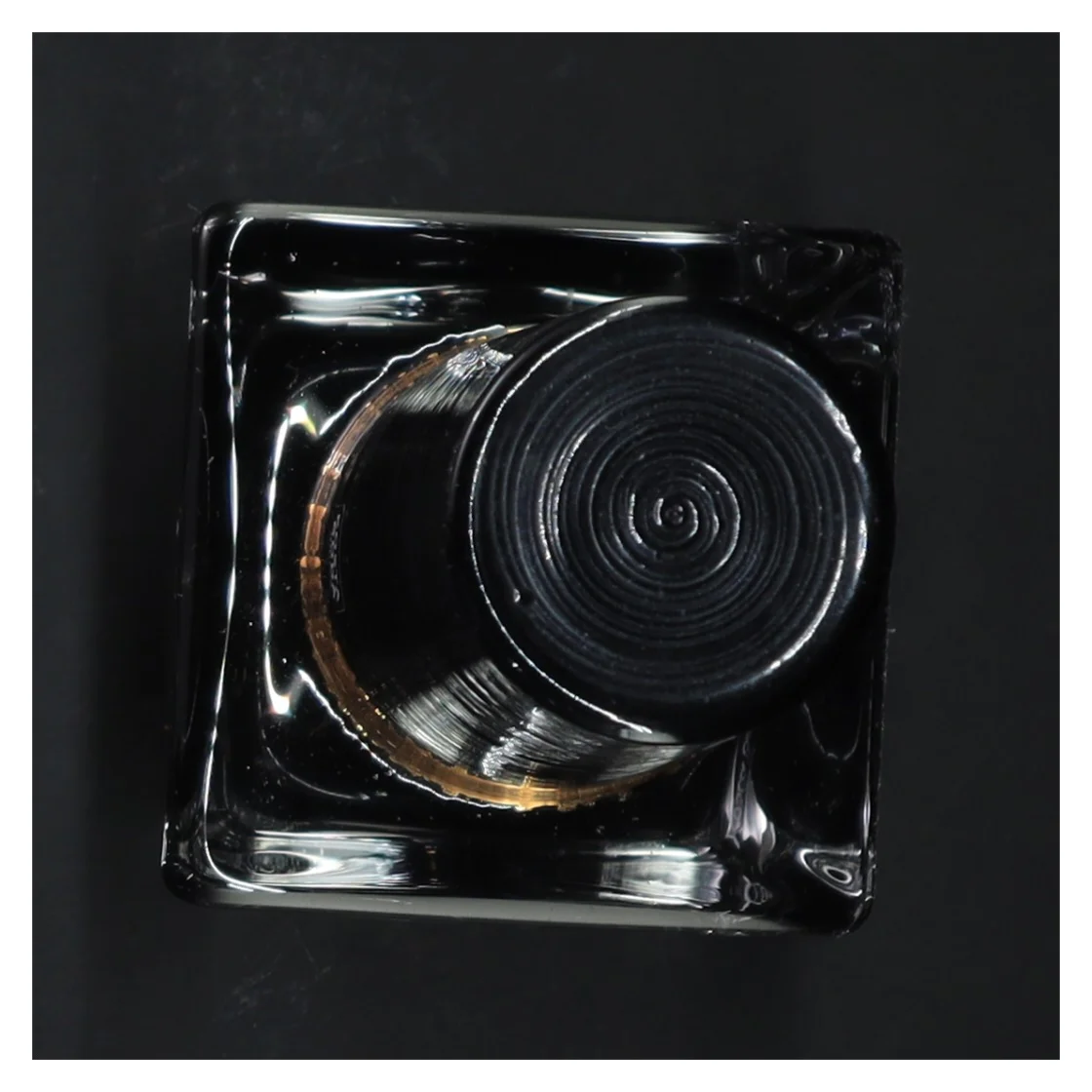 Glasflaske med låg, Kosta Boda fra Kosta Boda (str. 18,5 cm)