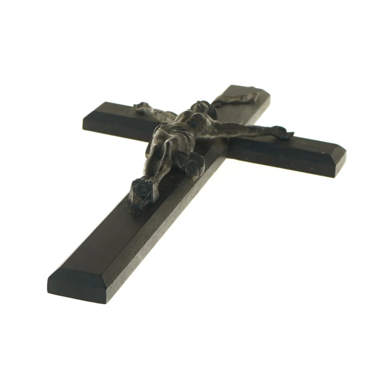 Krusifiks med Jesusfigur (str. 33x16 cm)