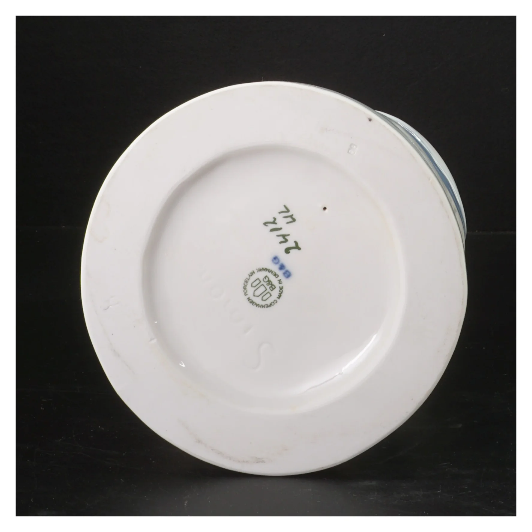 Porcelænsfigur af far med barn fra B&G (str. 21 cm)