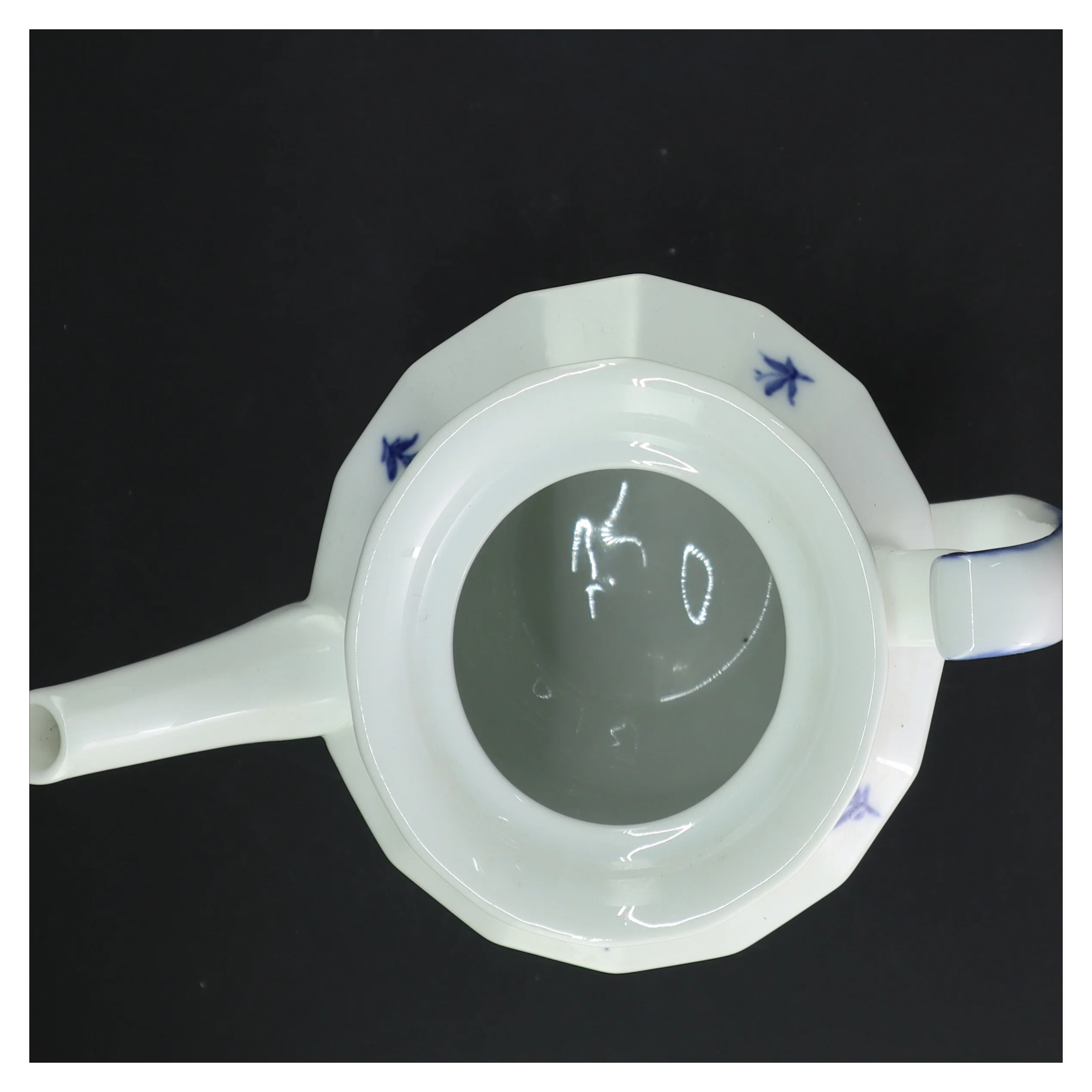 Porcelæns kaffekande med blå blomst fra Royal Copenhagen (str. 24 cm)