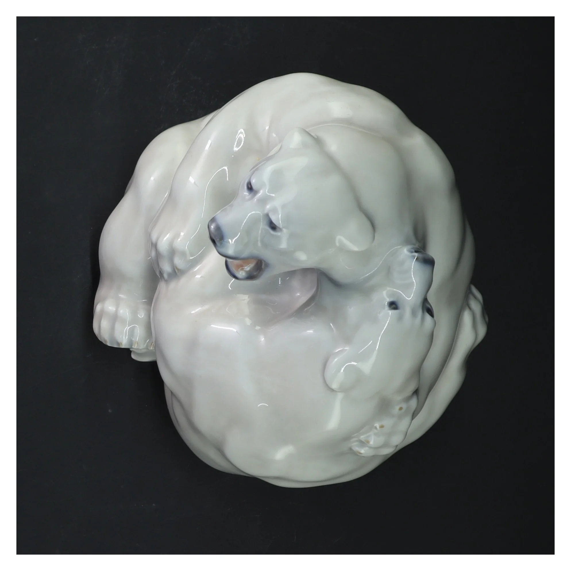 Porcelænsfigur af isbjørn fra Royal Copenhagen (str. 15x15 cm)