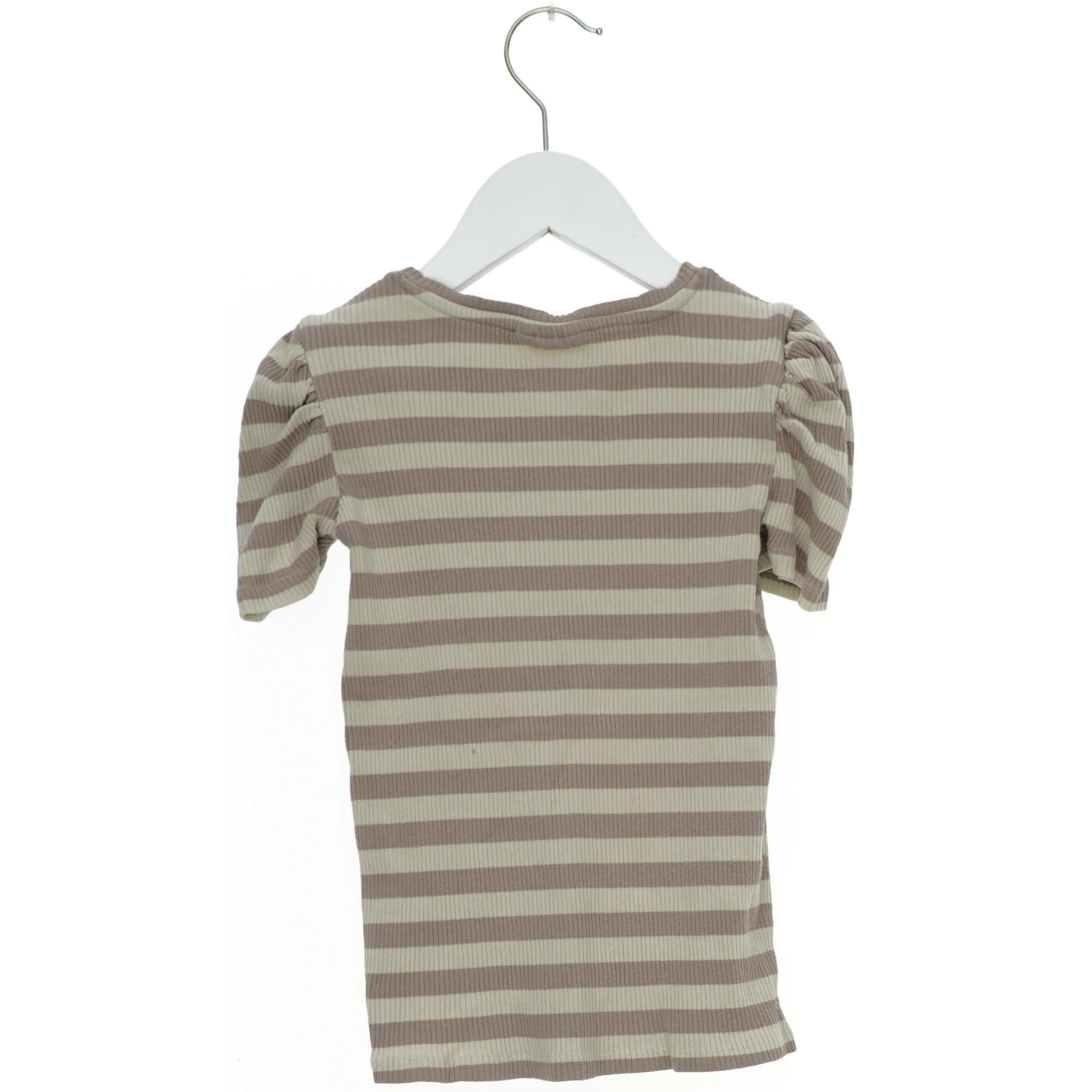 Stribet bluse med korte ærmer fra Name It (str. 122)