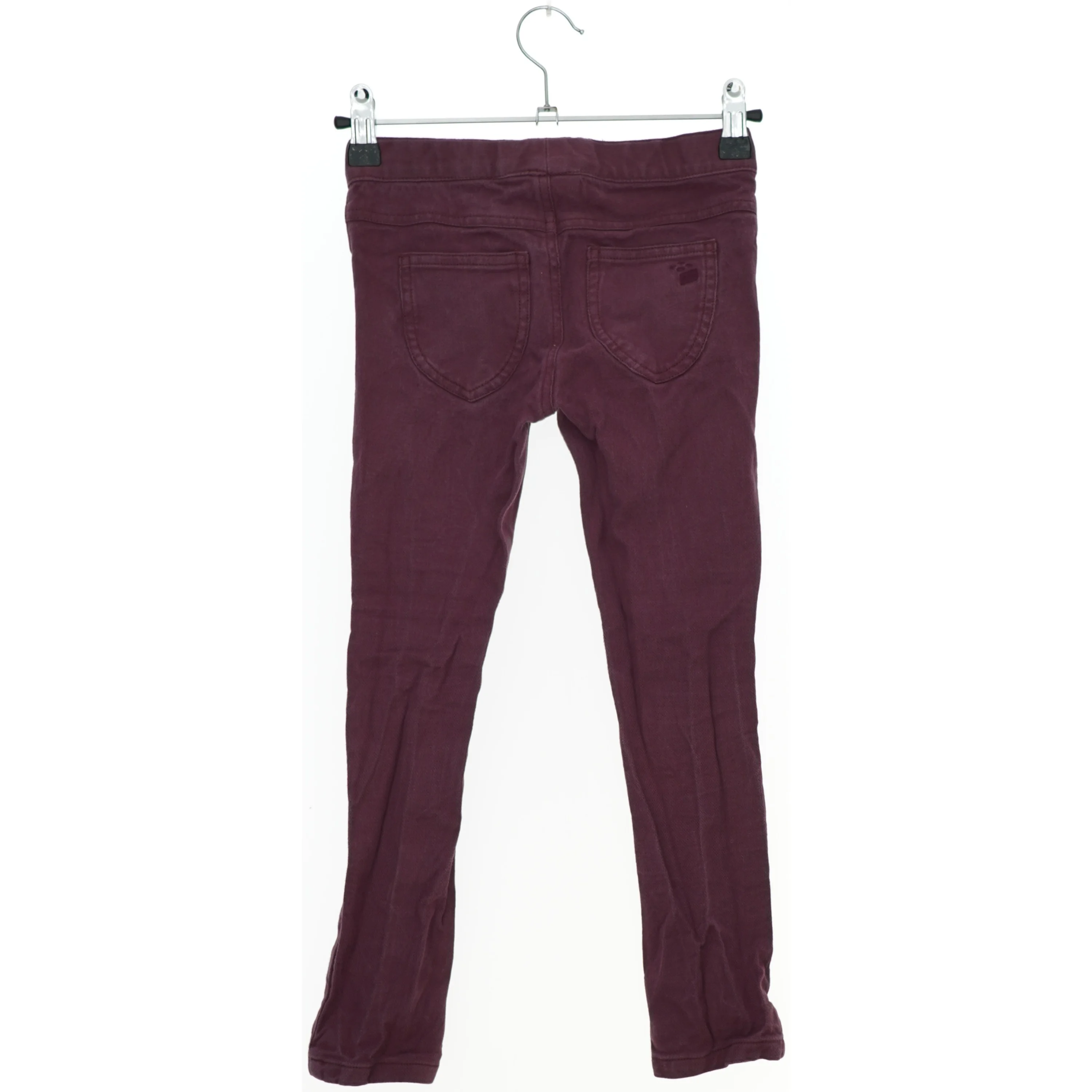 Vinrøde bukser fra Lego (str. 122)