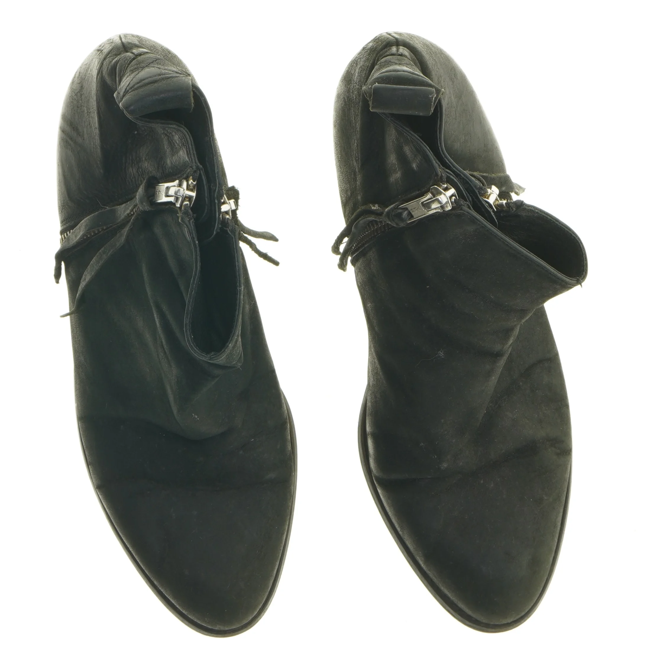 Sort ankelstøvle med lynlås (str. 40 )