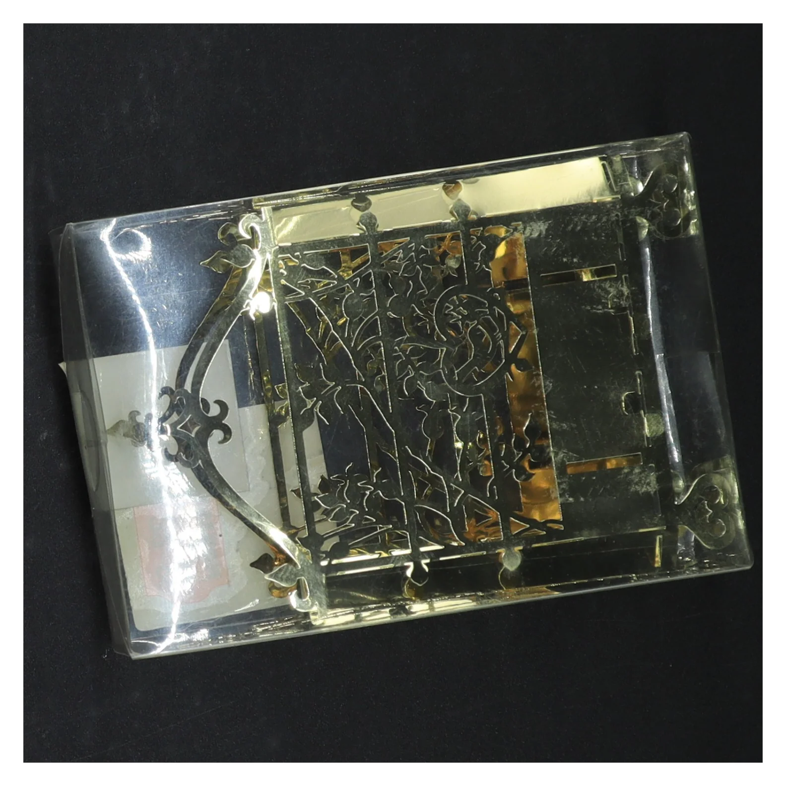 Gennemsigtig julepynt med guldfarve