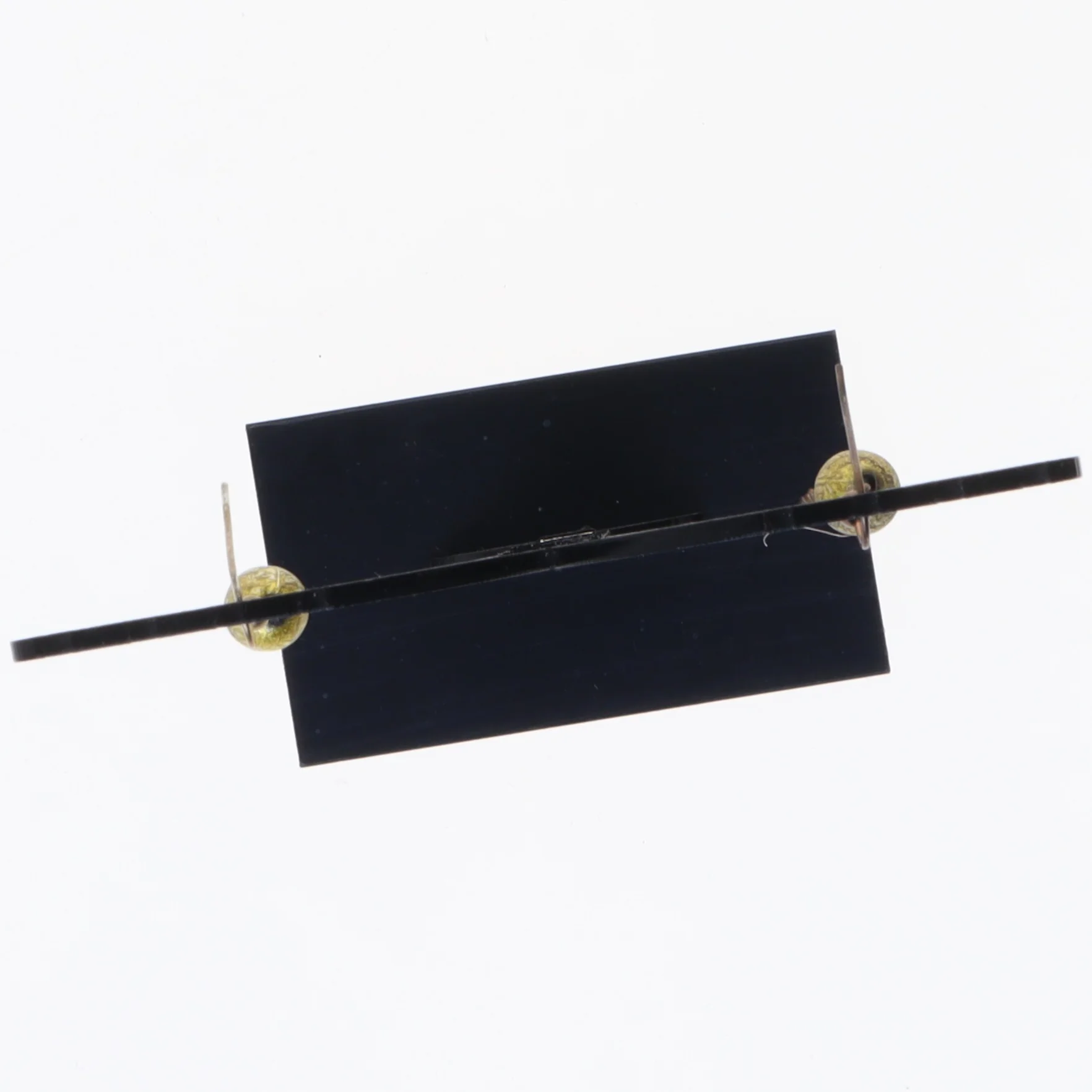 Øreringe med kæde og perle (str. 7 x 1 cm)