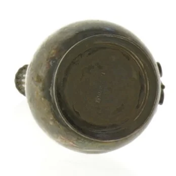 Gammel vase af messing (str. 12 cm)