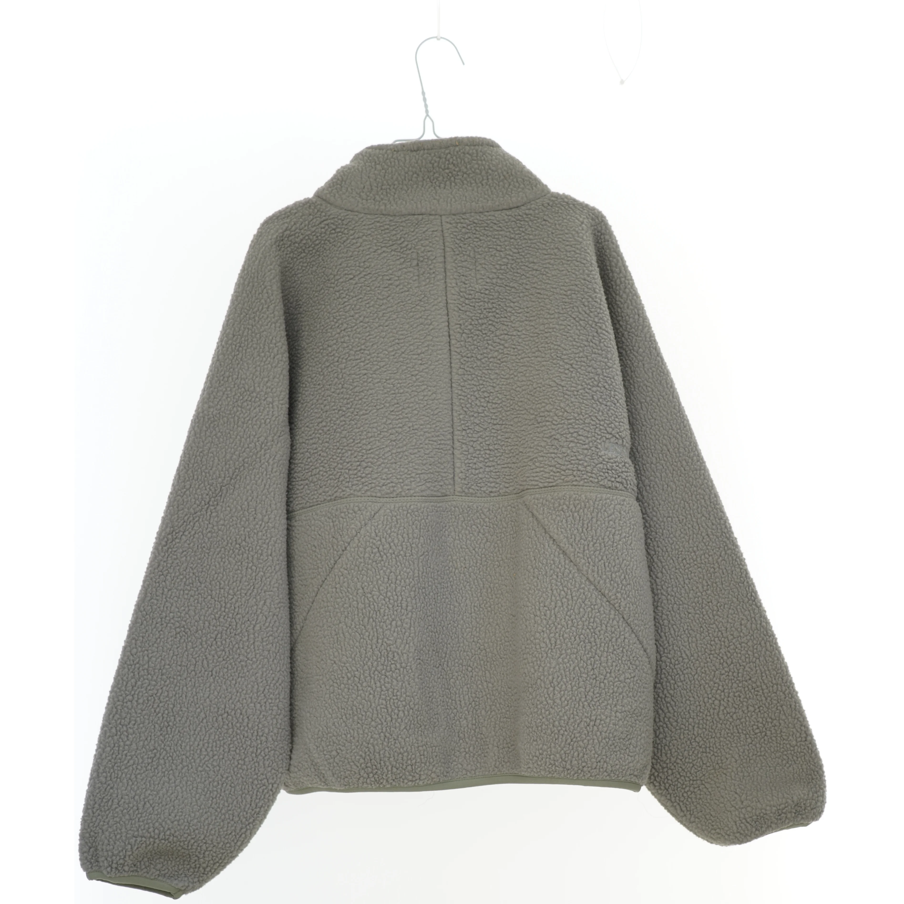 Grå fleecejakke med lynlås fra Les’ Arcs (str. 152)