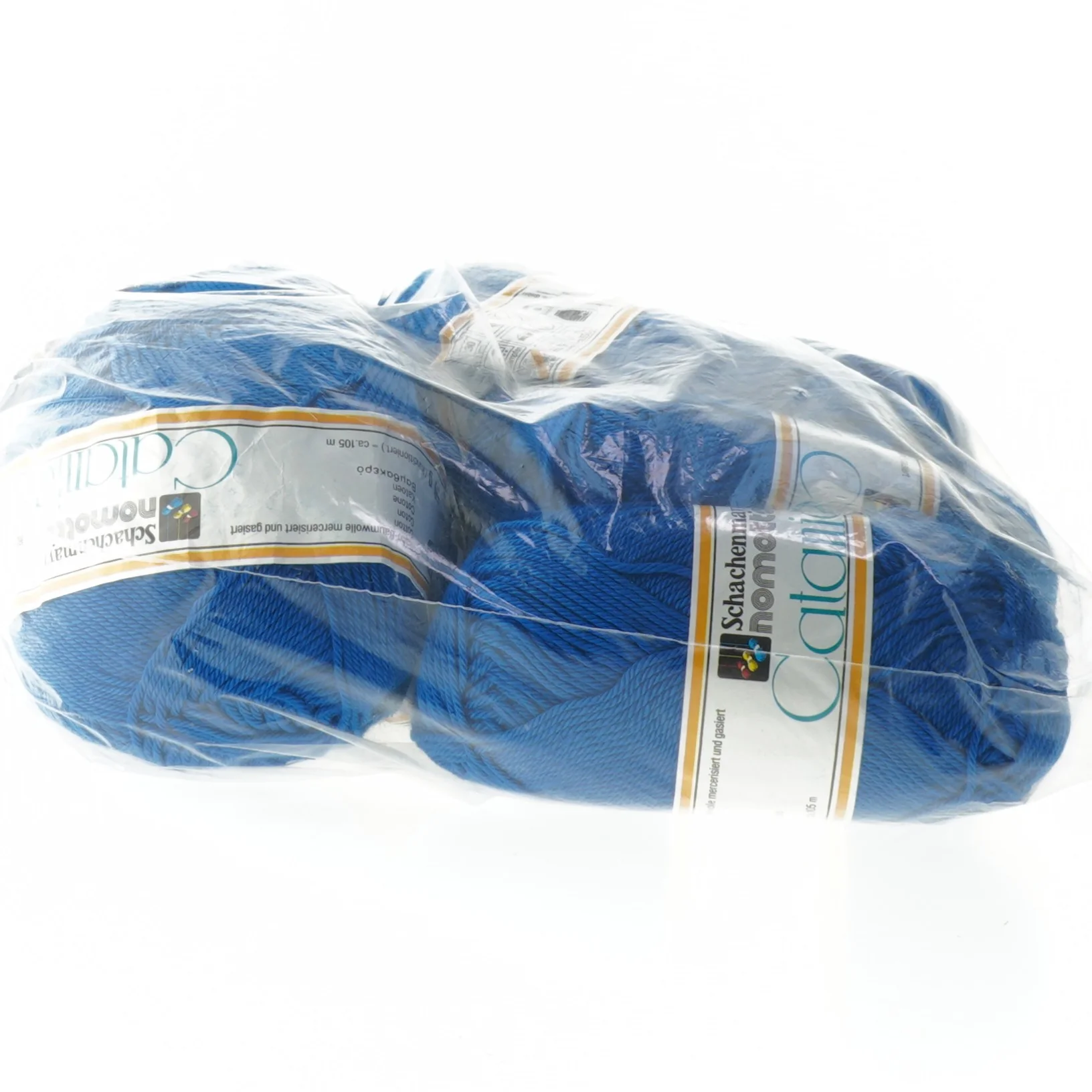 Blå garnnøgler, 10 stk. fra Nomotta (str. 50 g, 10 styk cm)