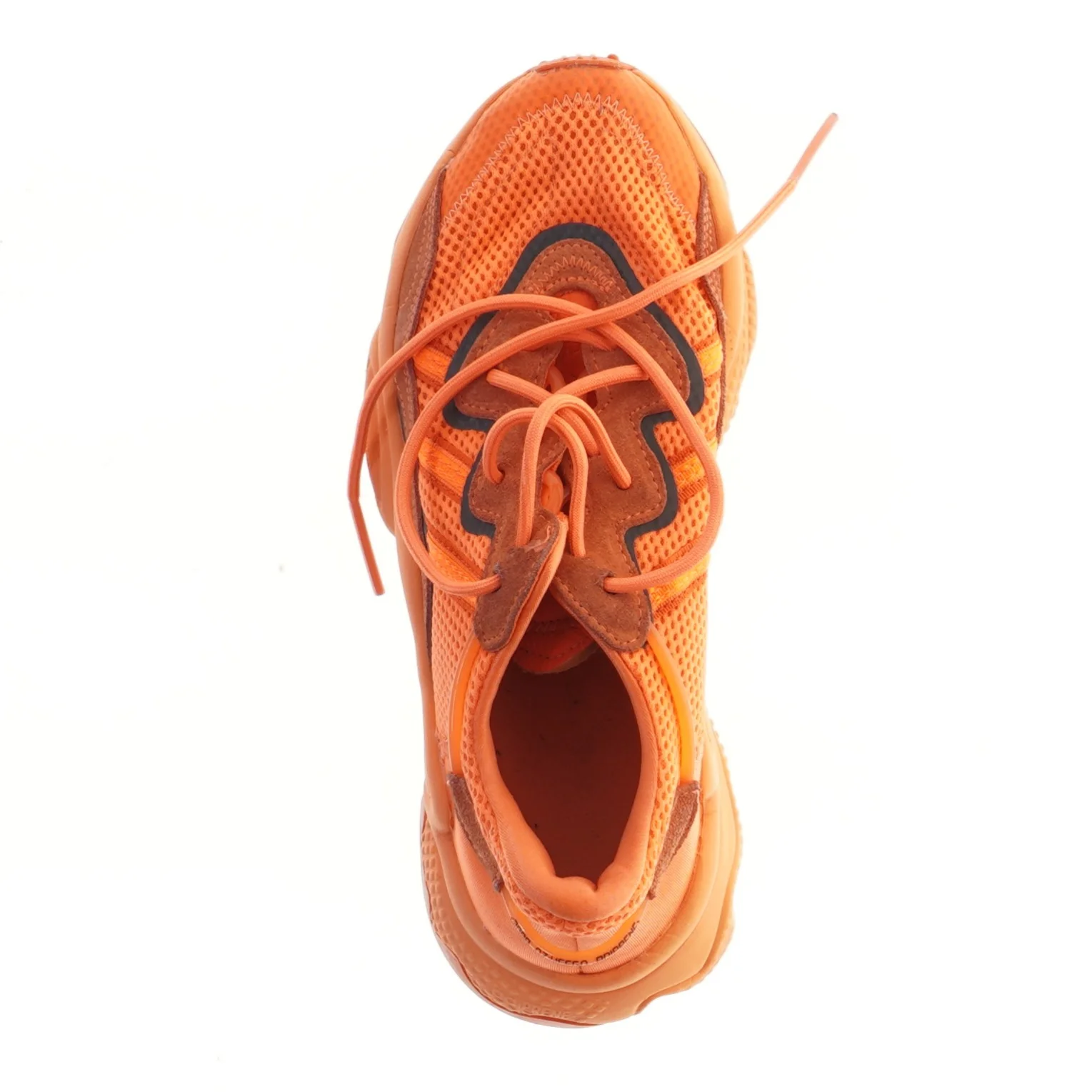 Adidas Ozweego “Hi-Res Coral” (str. 38 )