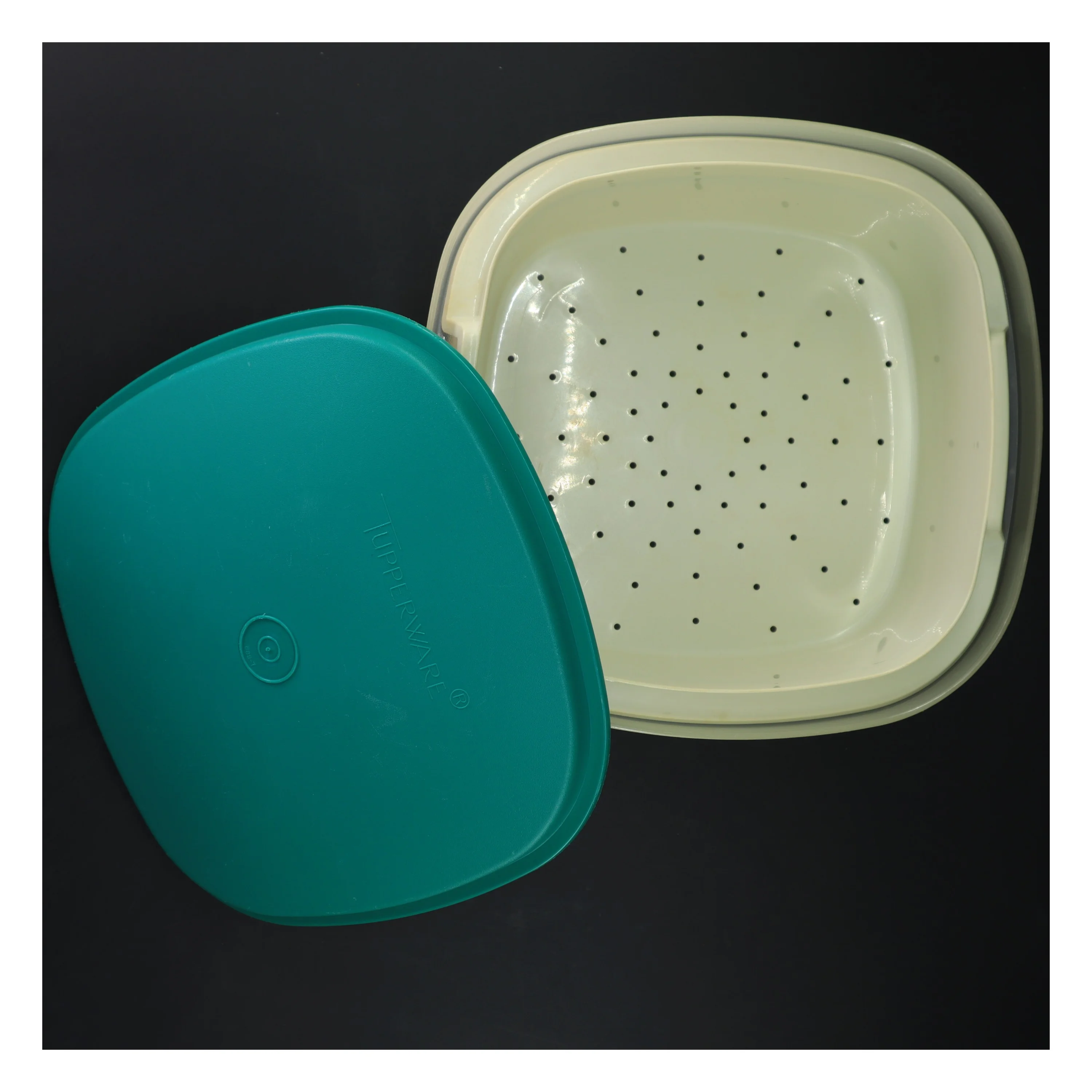 Tuppervare beholder med låg 7x15x11re (str. 24x14 cm)