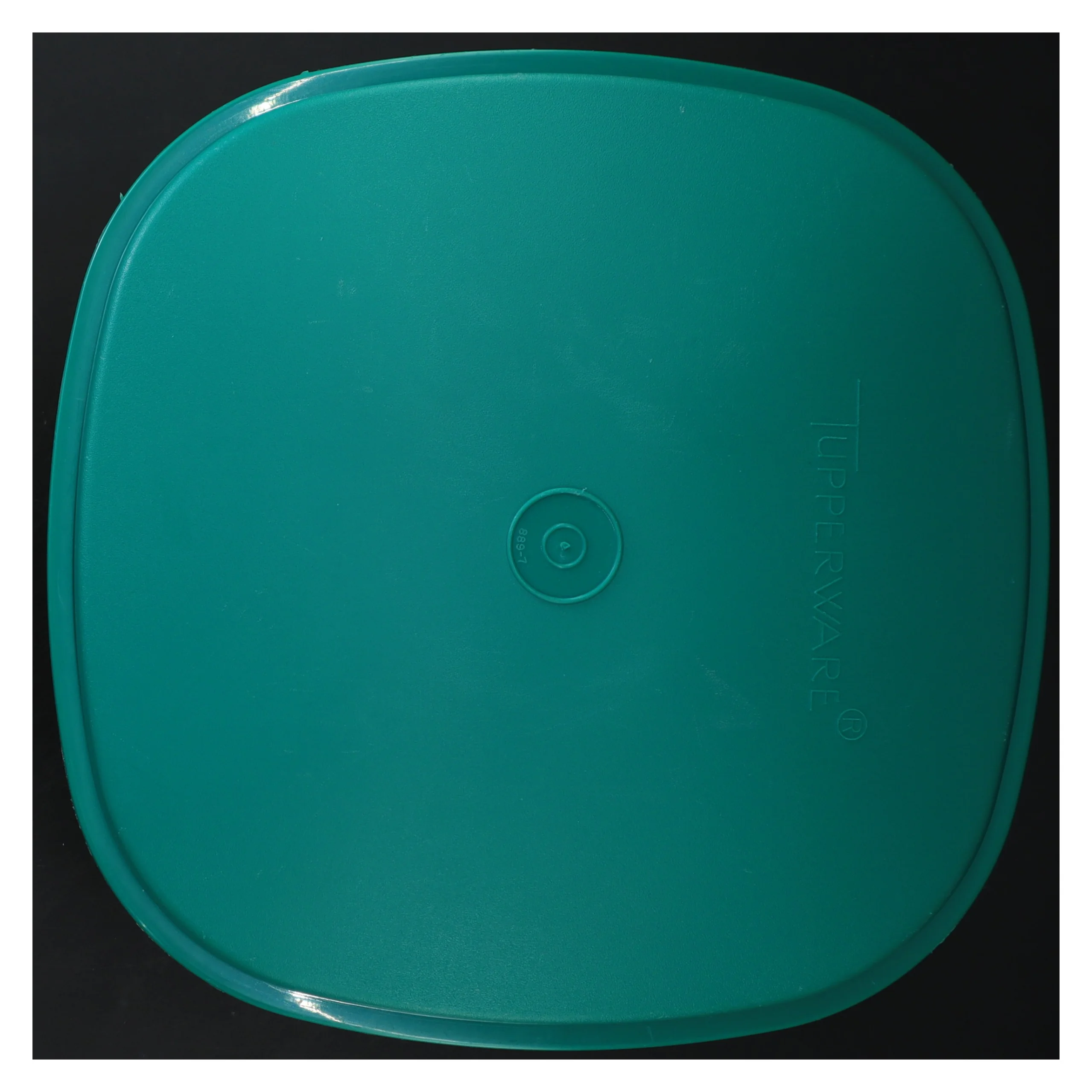 Tuppervare beholder med låg 7x15x11re (str. 24x14 cm)