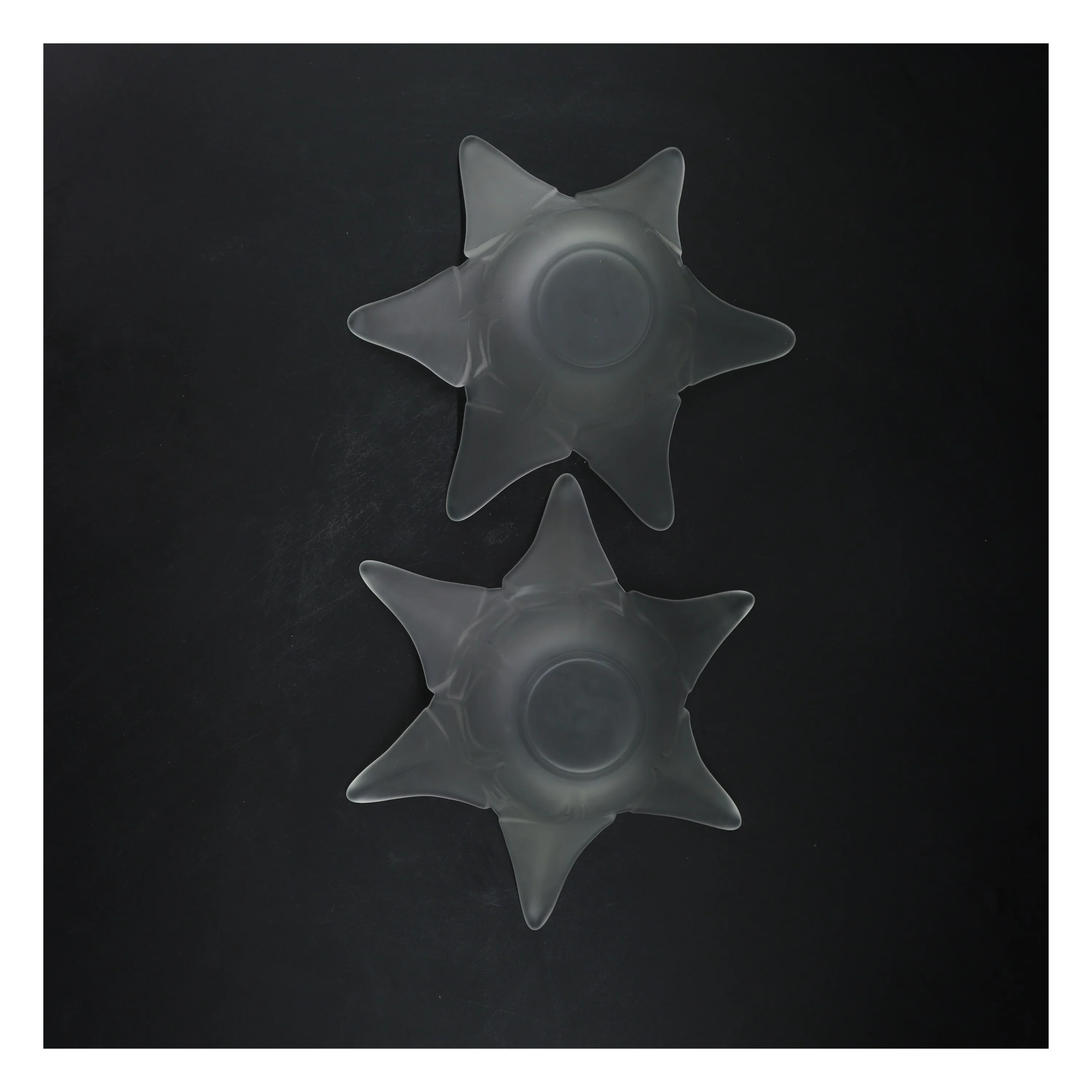 2 Lysestager i mat glas (str. Ø 11 cm)