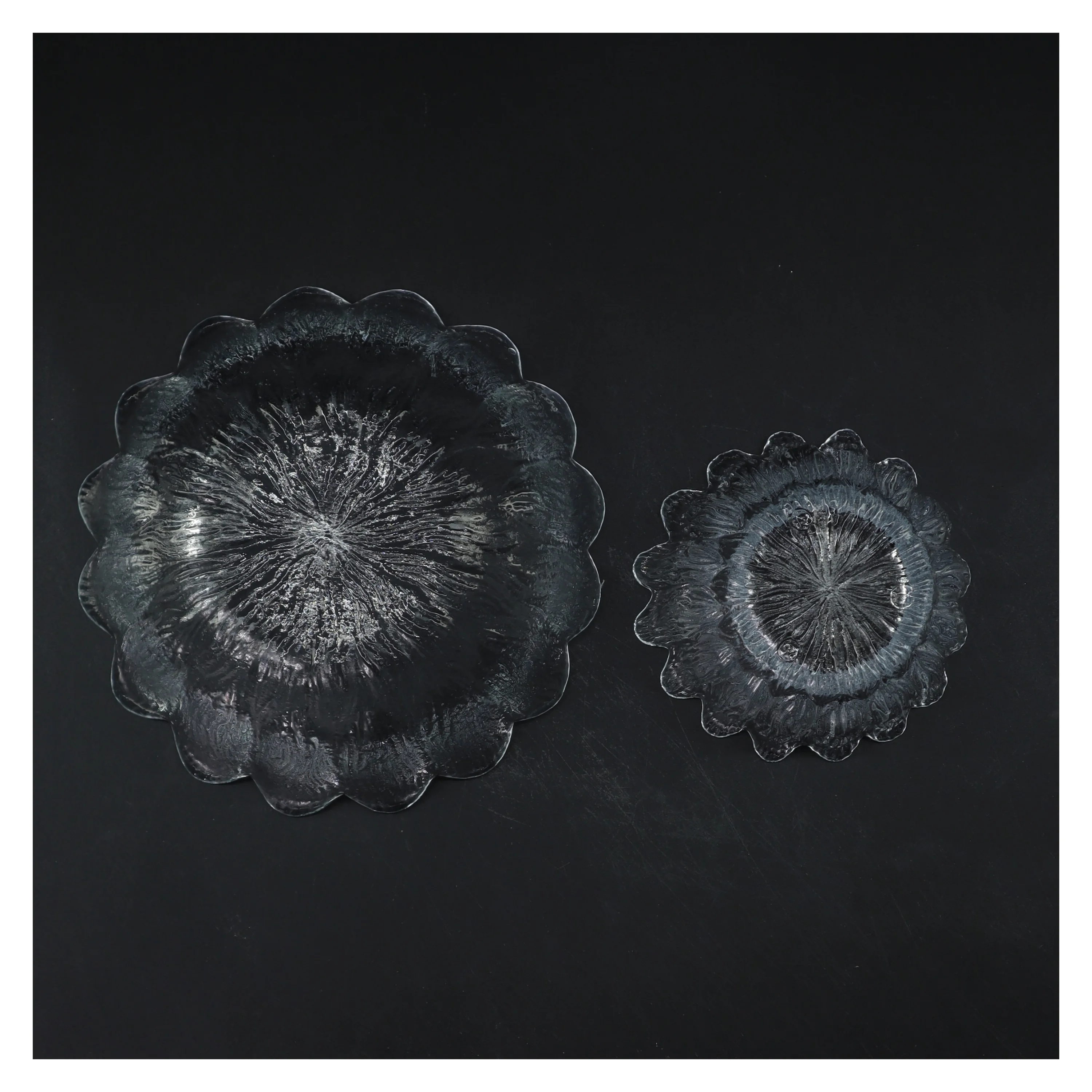  2 skåle i glas fra Holmegaard (str. Ø 17 & 10,5 cm)