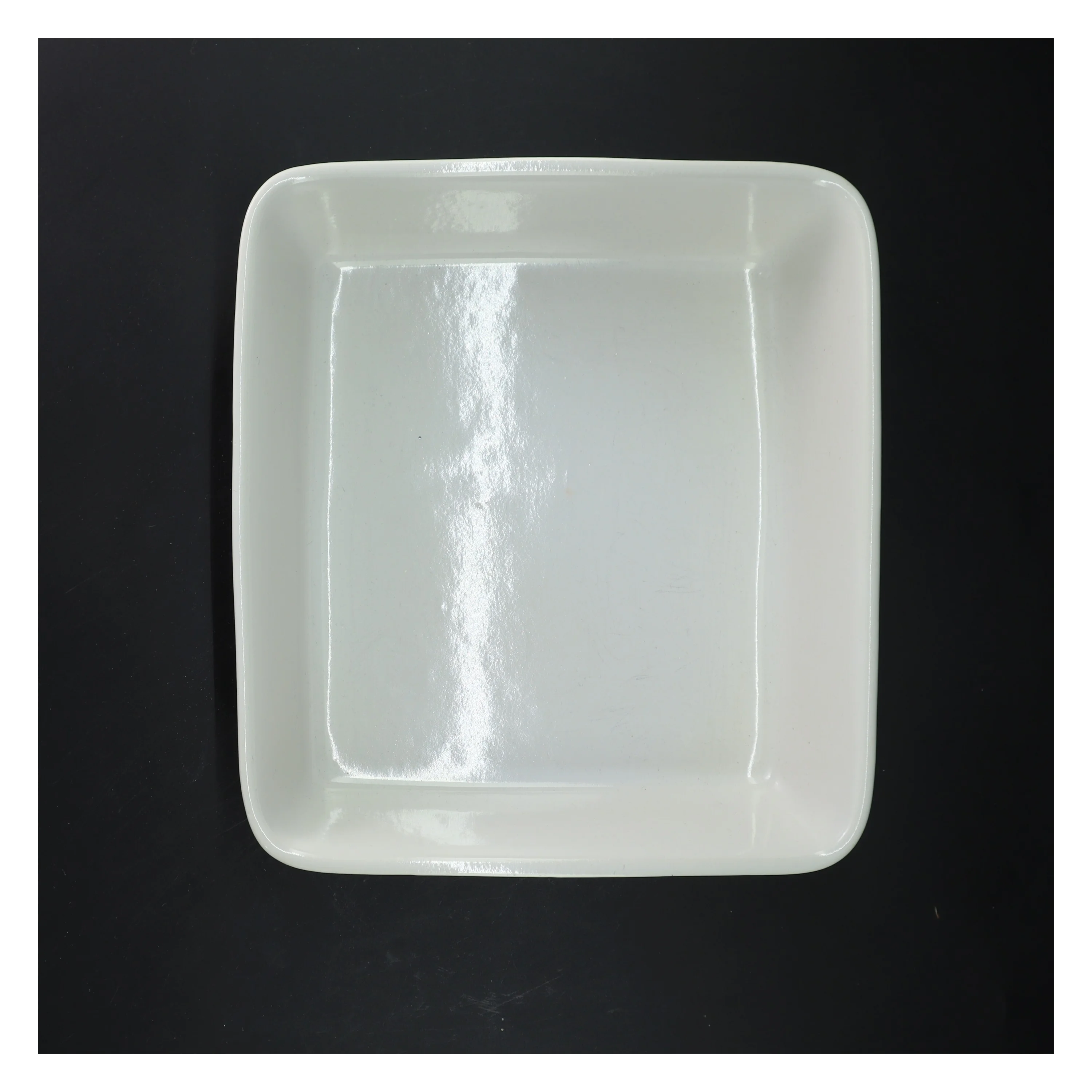 Rektangulært hvidt bl.a lasagne fad (str. 24x25 cm)