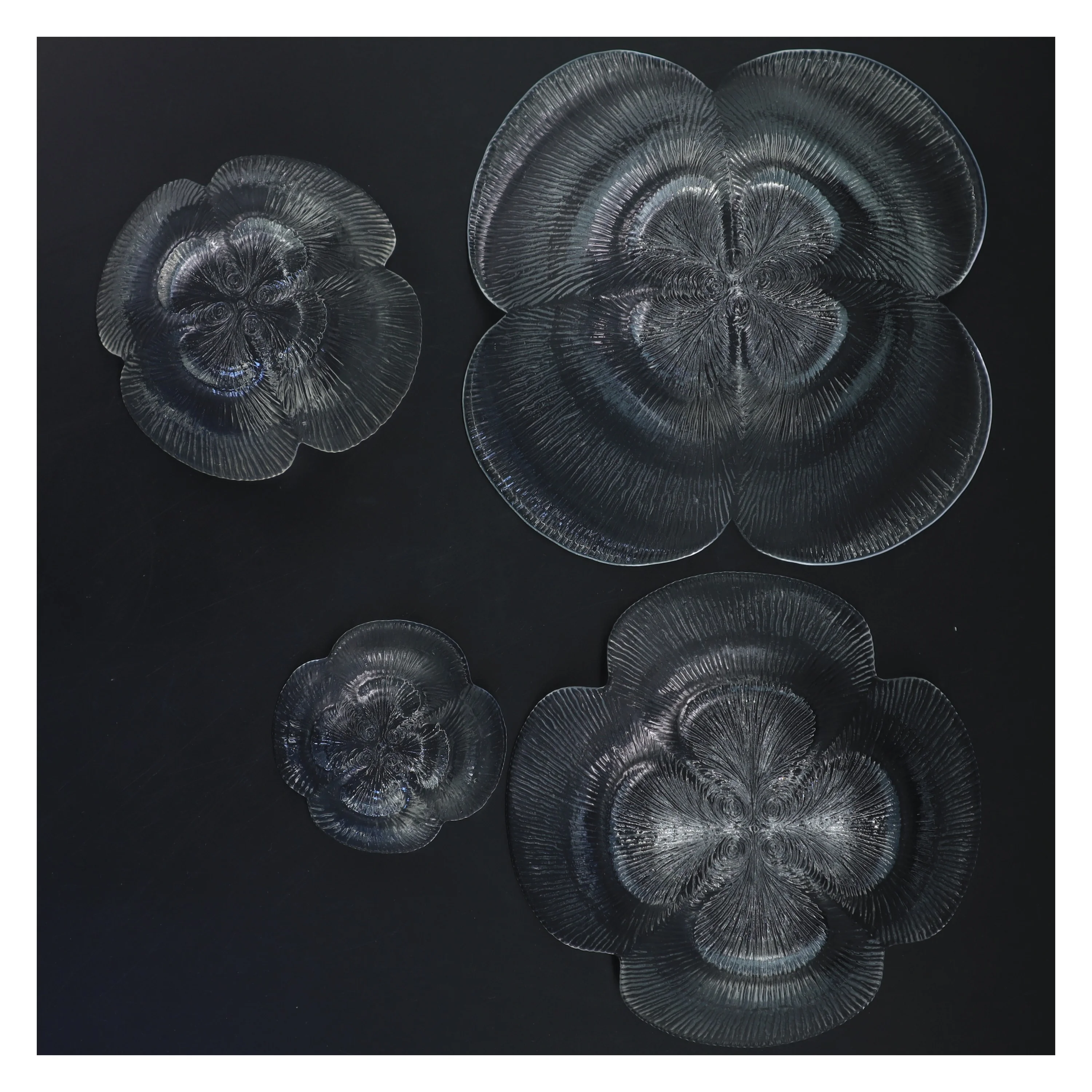 Fire glasskåle (str. Ø 21x10& ø17x7&ø12x5&ø8x3 cm)