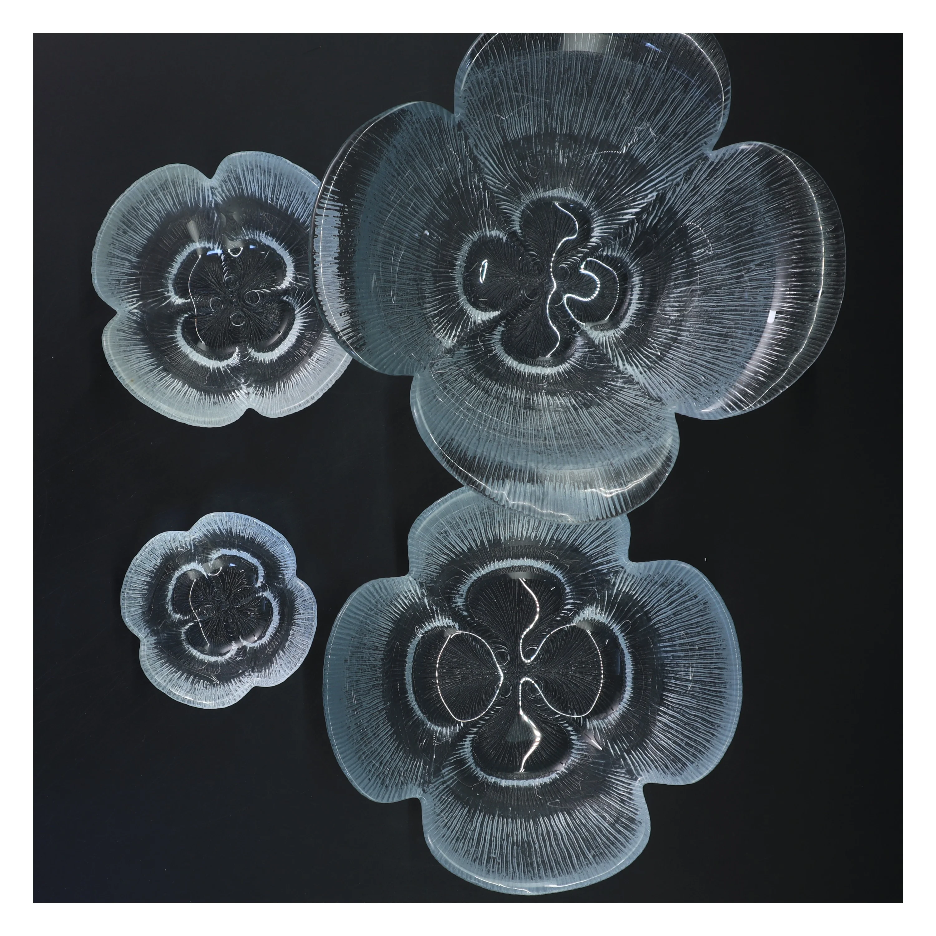 Fire glasskåle (str. Ø 21x10& ø17x7&ø12x5&ø8x3 cm)