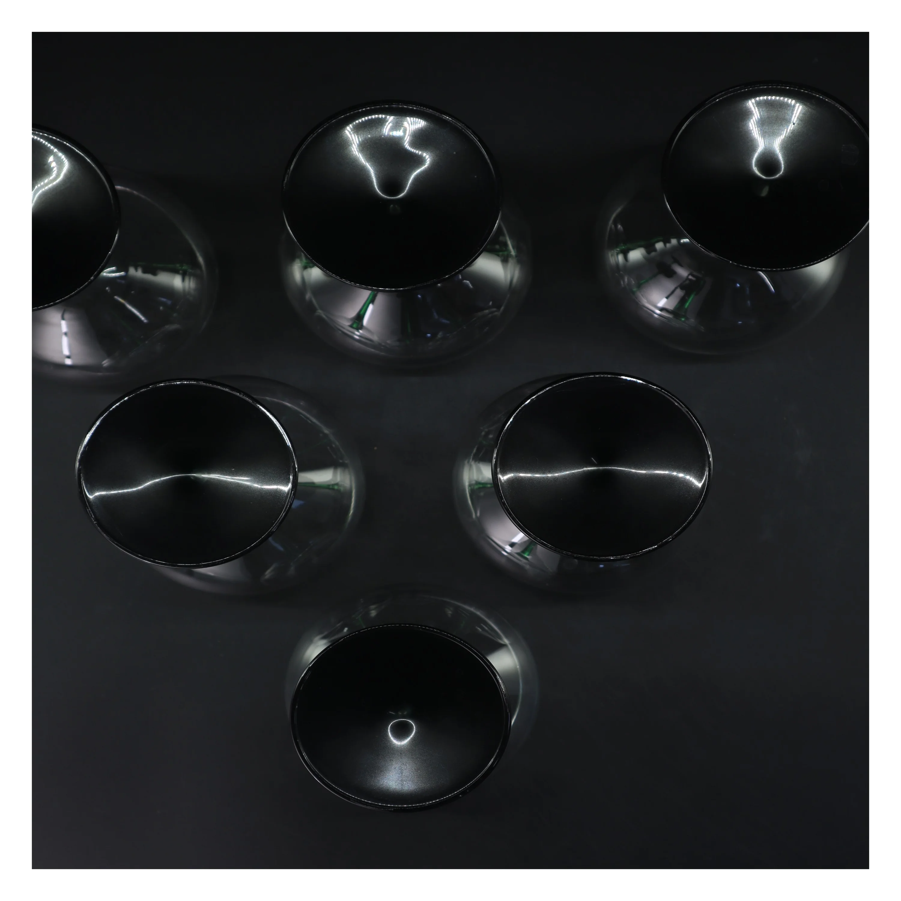  6  Tanqueray gin/cocktailglas med grøn fod (str. 6 stk Ø 8,5 cm højde 19,5 cm)