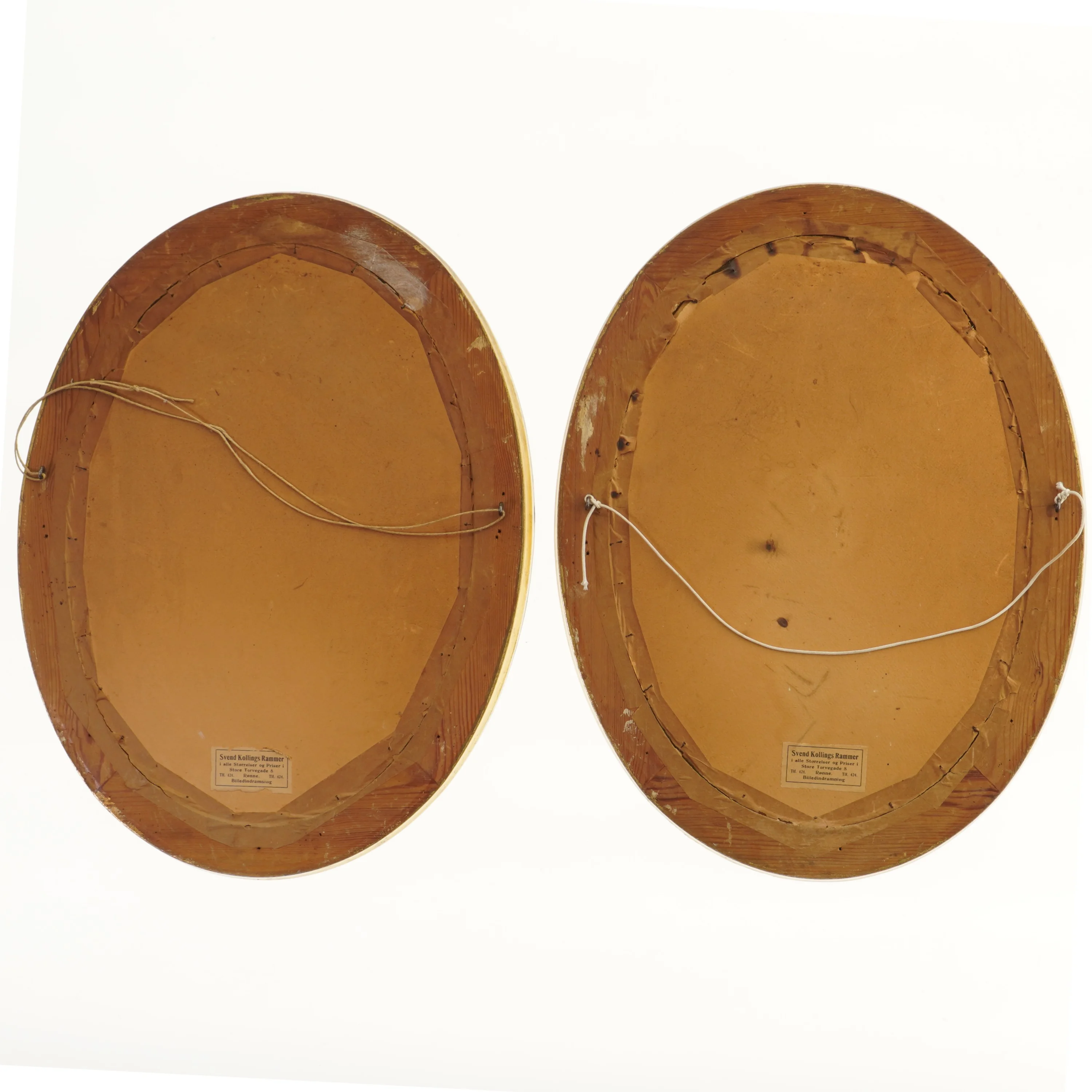 Ovalbilleder med guld rammer fra Tyrol-Kinding-Rammer (str. Ø 48xØ 37 cm)