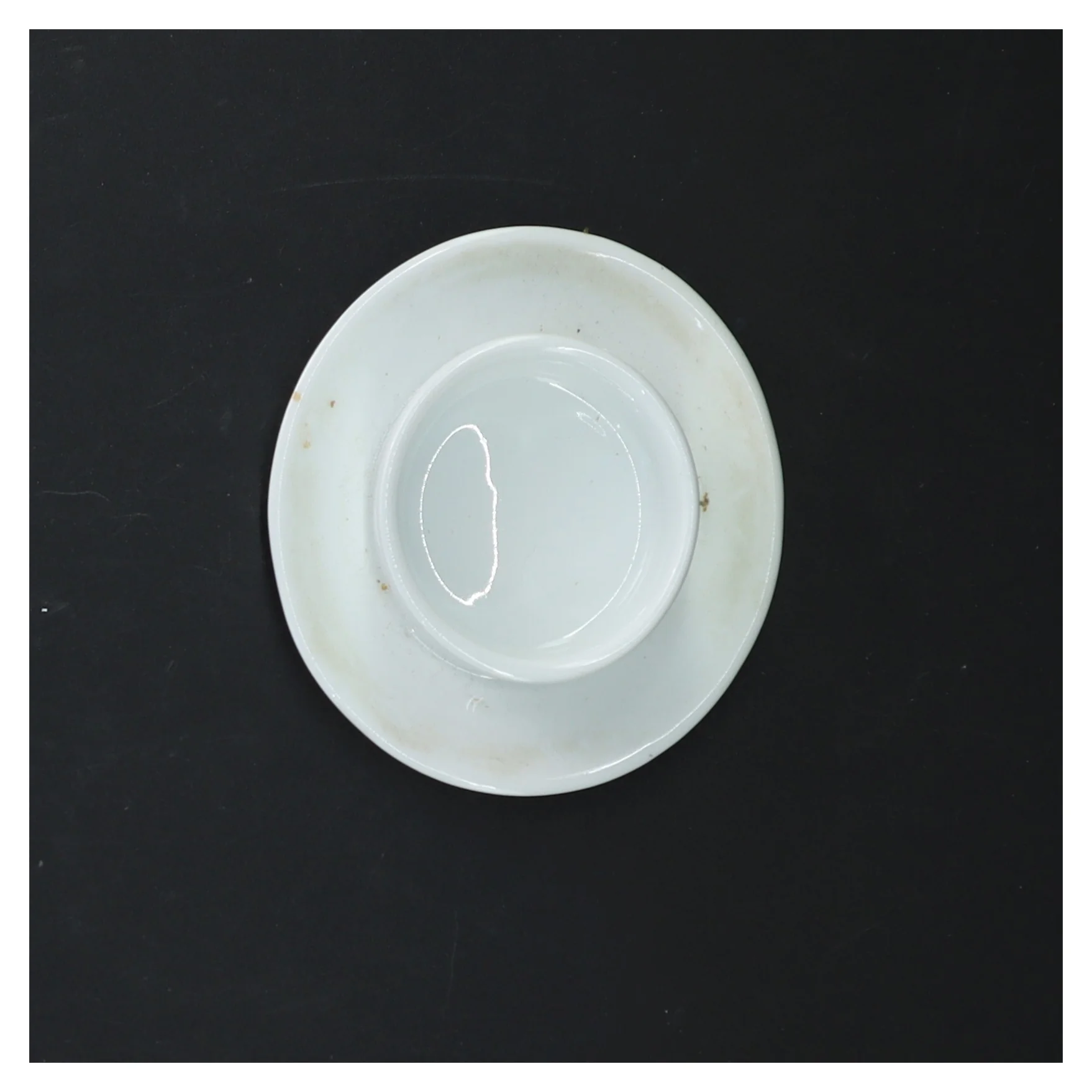 Smørskål med låg (str. Ø 10 cm)