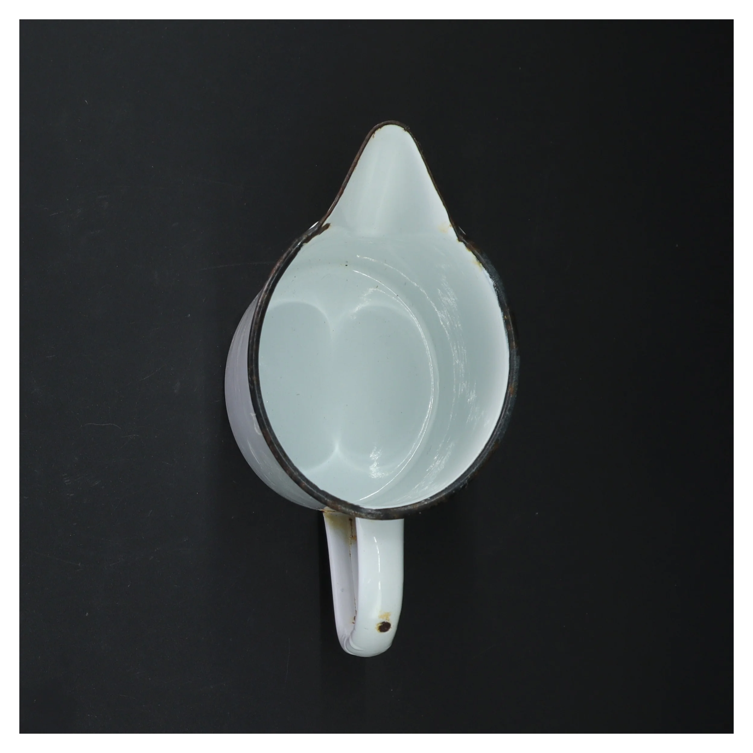 Hvid emaljekande (str. 12 cm)