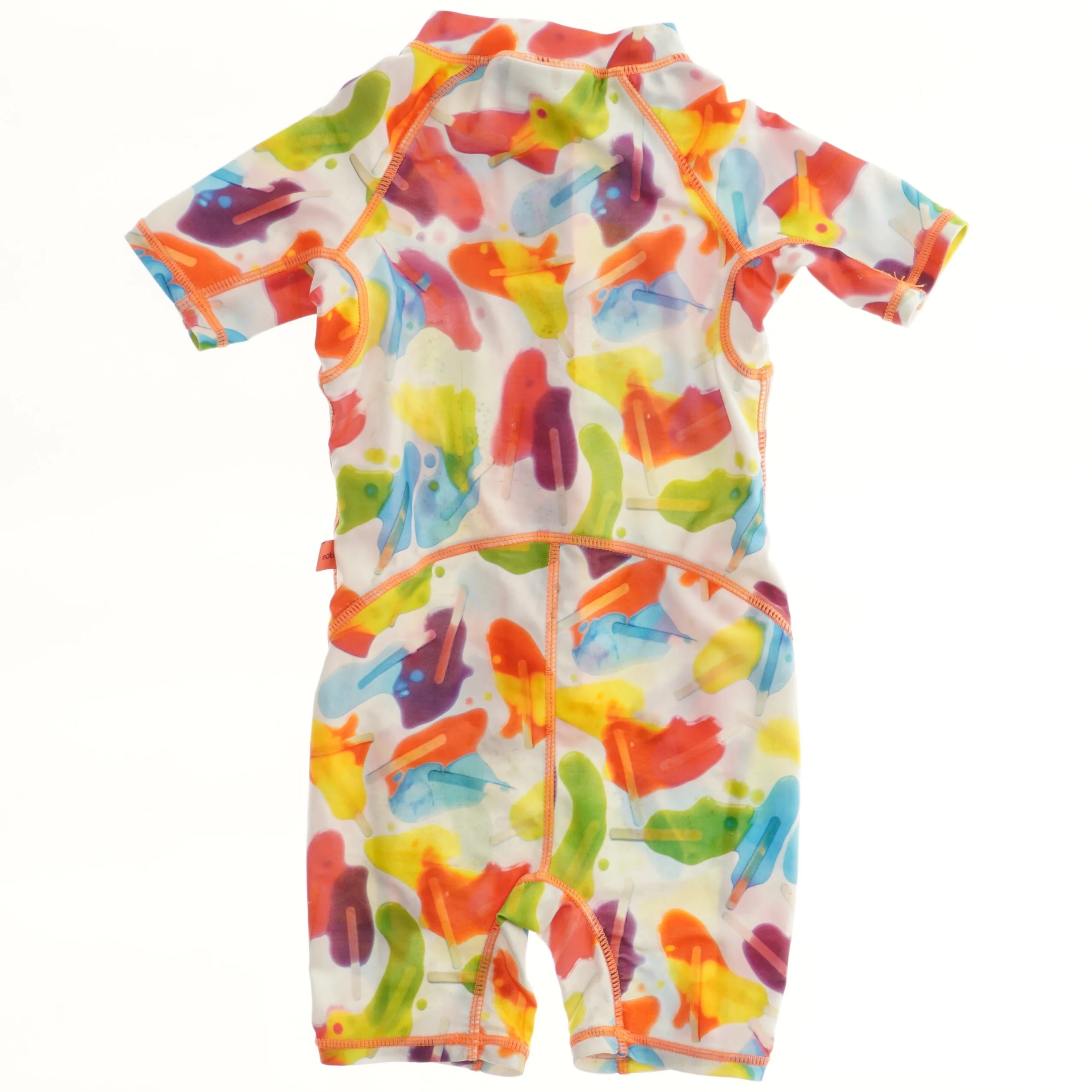 Børneheldragt med farverigt mønster fra Molo (str. 92)