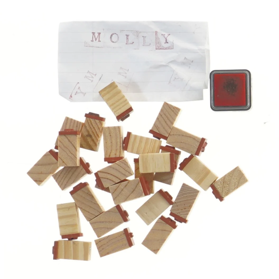 Sæt med træbogstavstempler og stempelpude (str. Ø 1,5 cm)