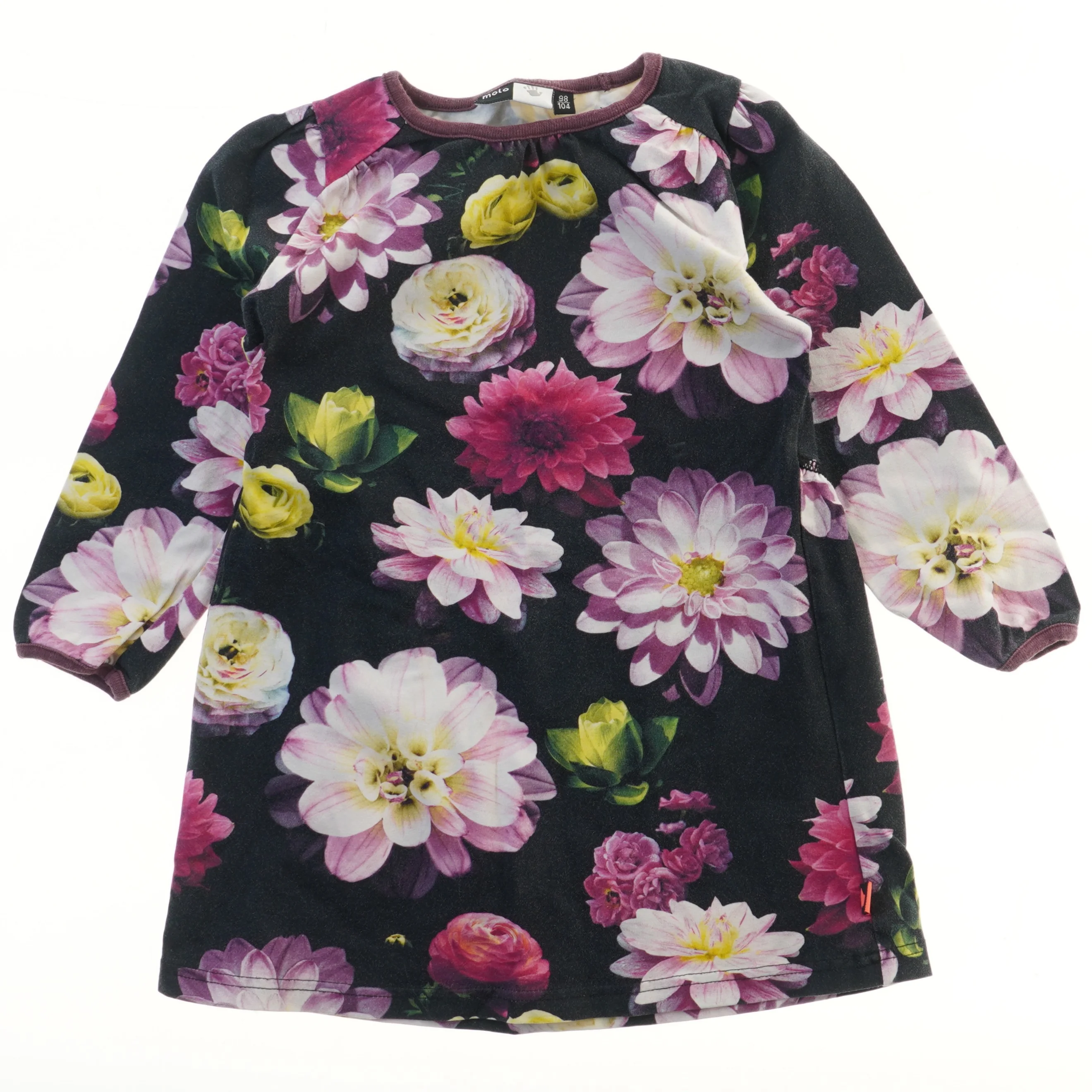 Kjole med blomsterprint fra Molo (str. 104)