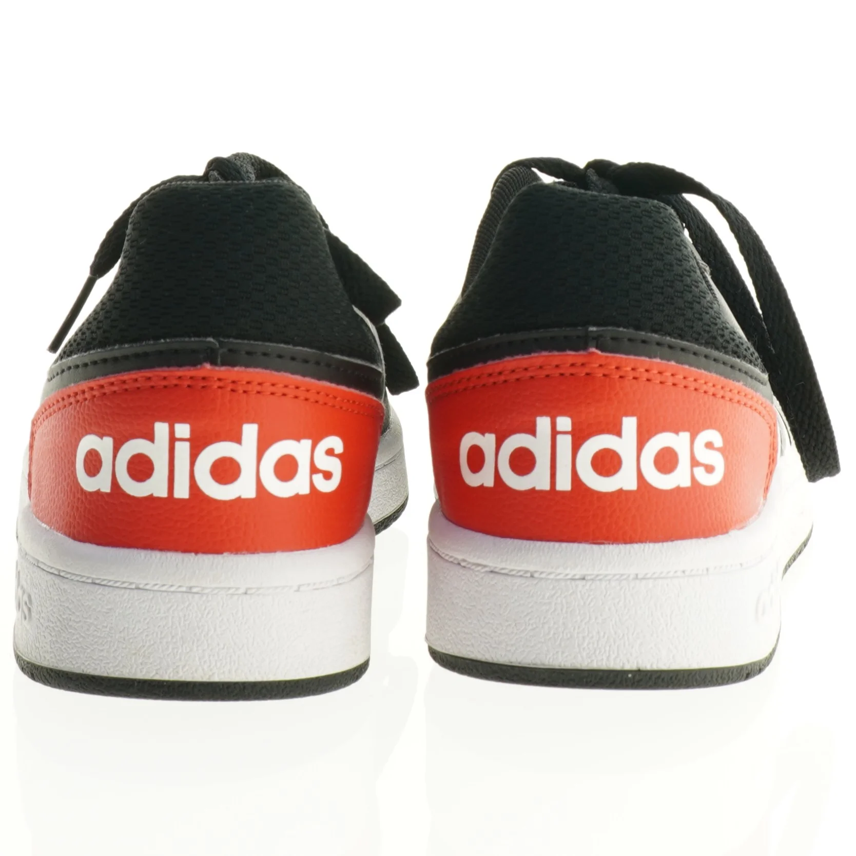 Sko fra Adidas (str. 36 og 2 tredje del)