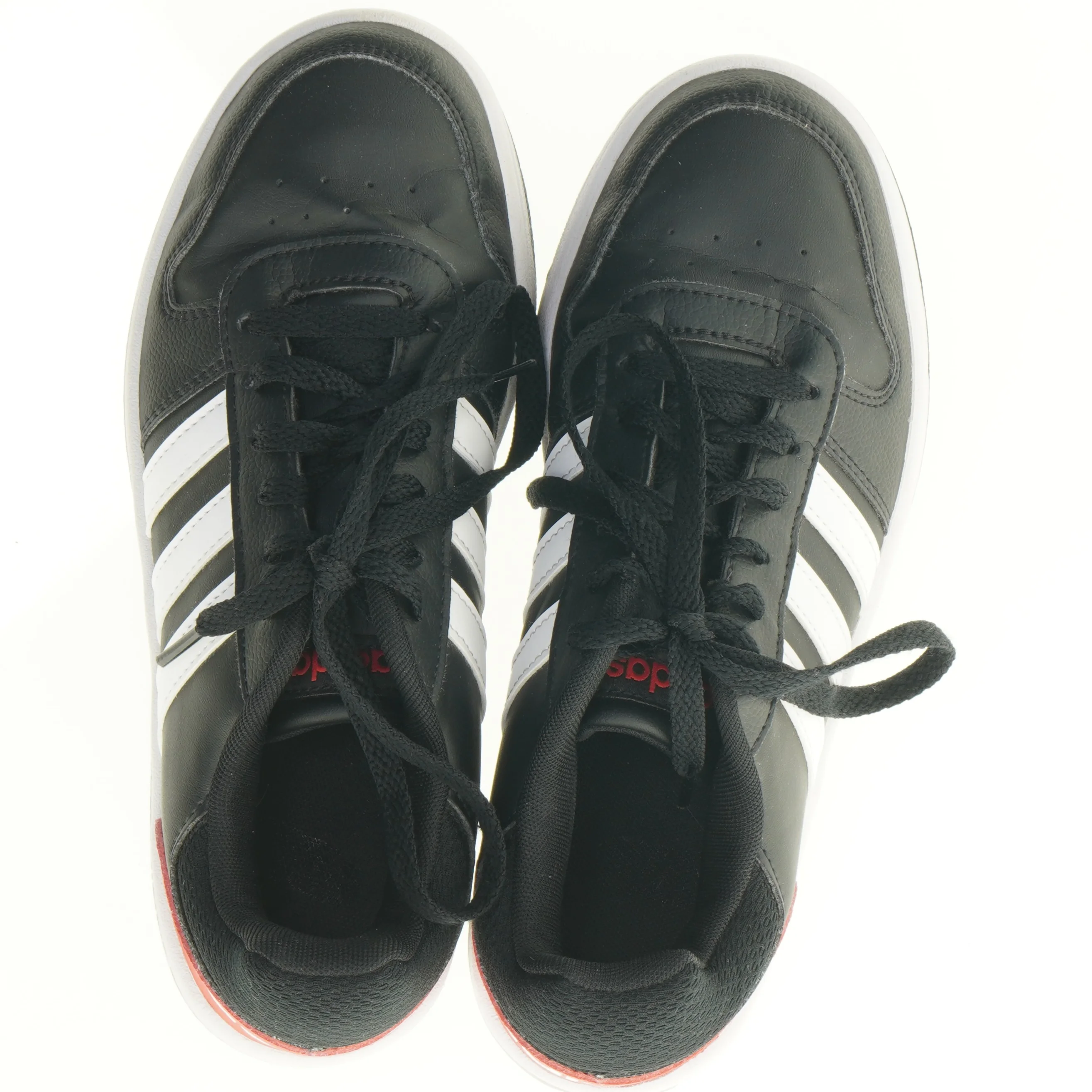 Sko fra Adidas (str. 36 og 2 tredje del)