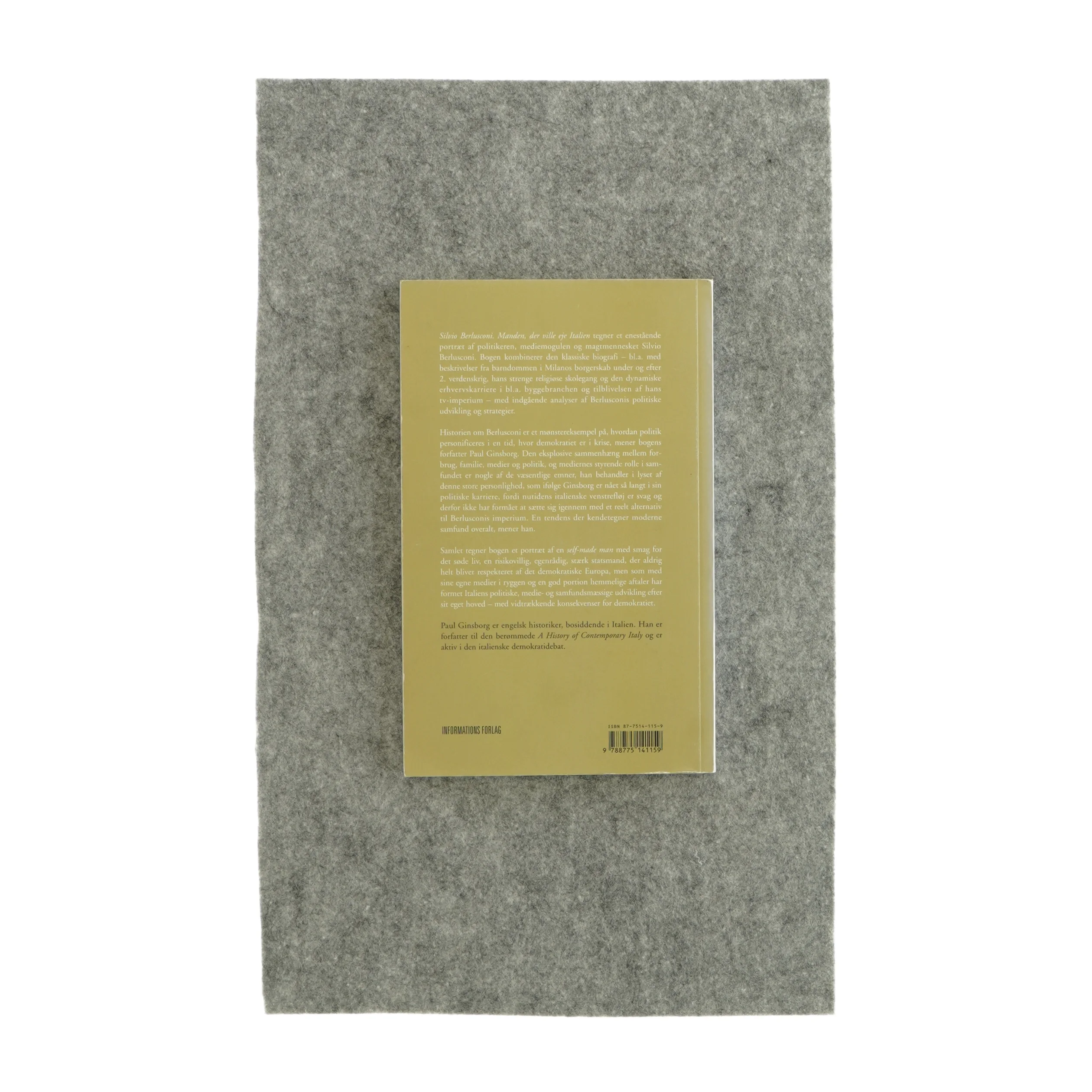Silvio Berlusconi - manden der ville eje Italien af Poul Ginsburg (bog)