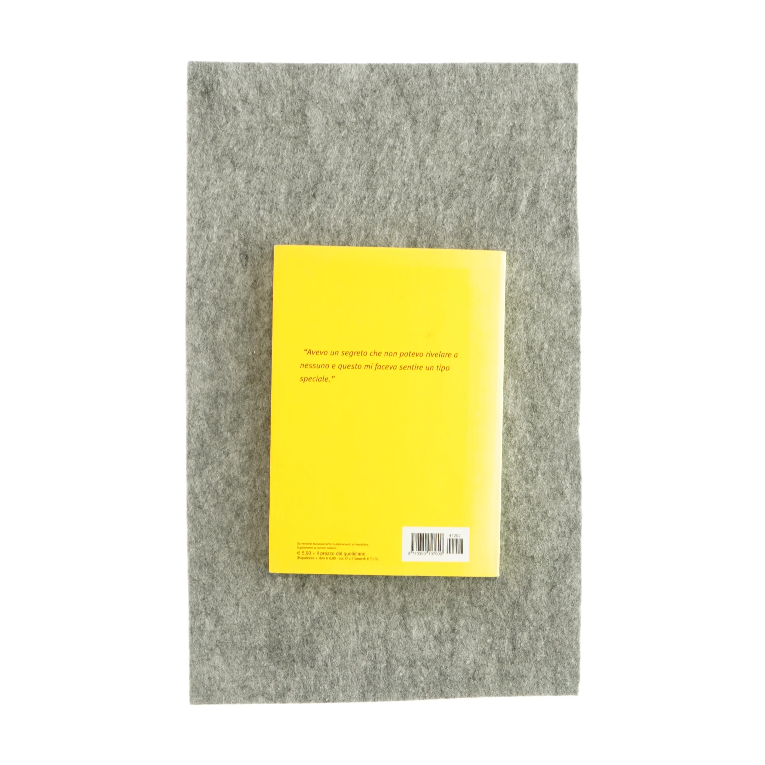 Attenti al gorilla af Sandrone Dazieri (bog)