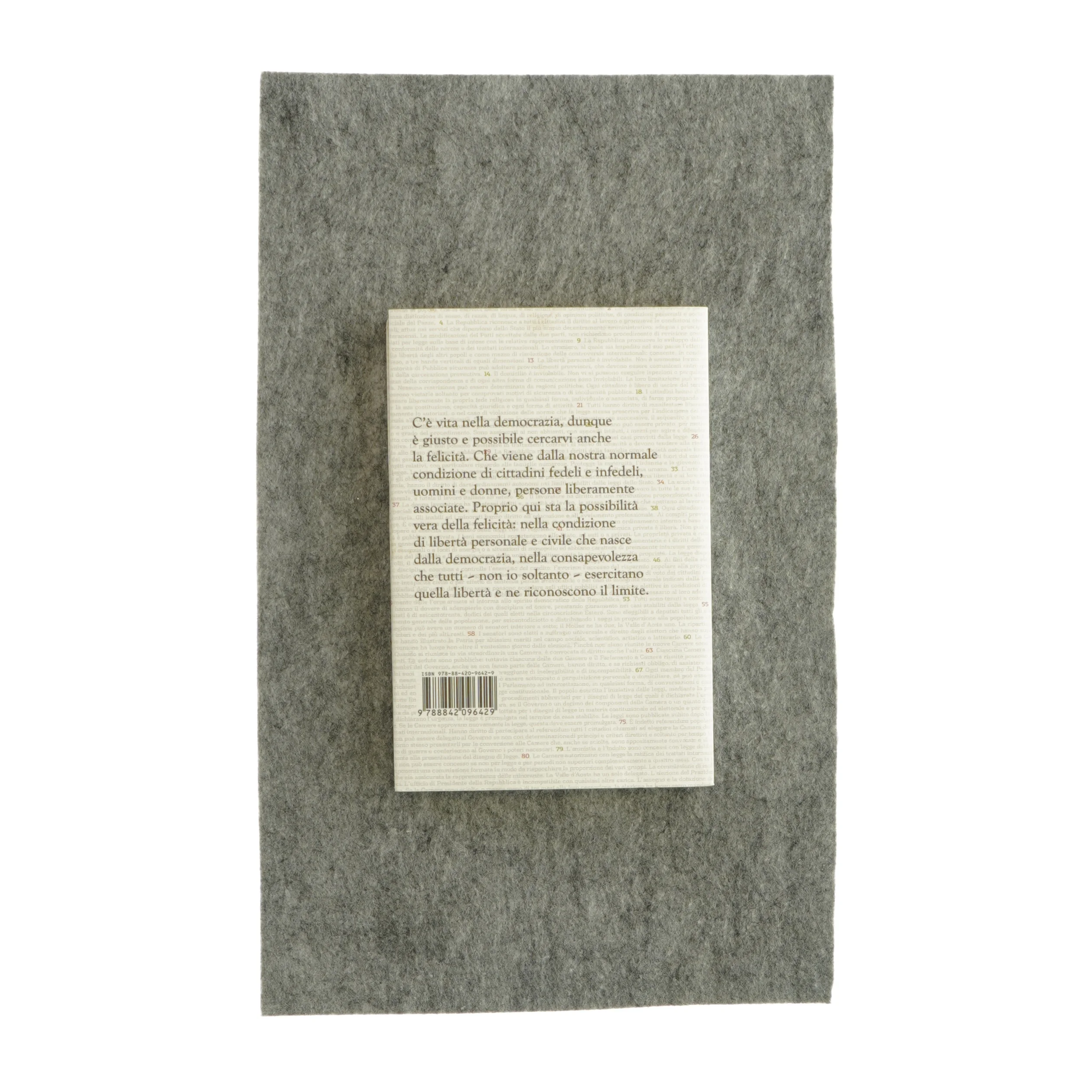 La felicità della democrazia un dialogo af Ezio Mauro og Gustavo Zagrebelsky (bog)