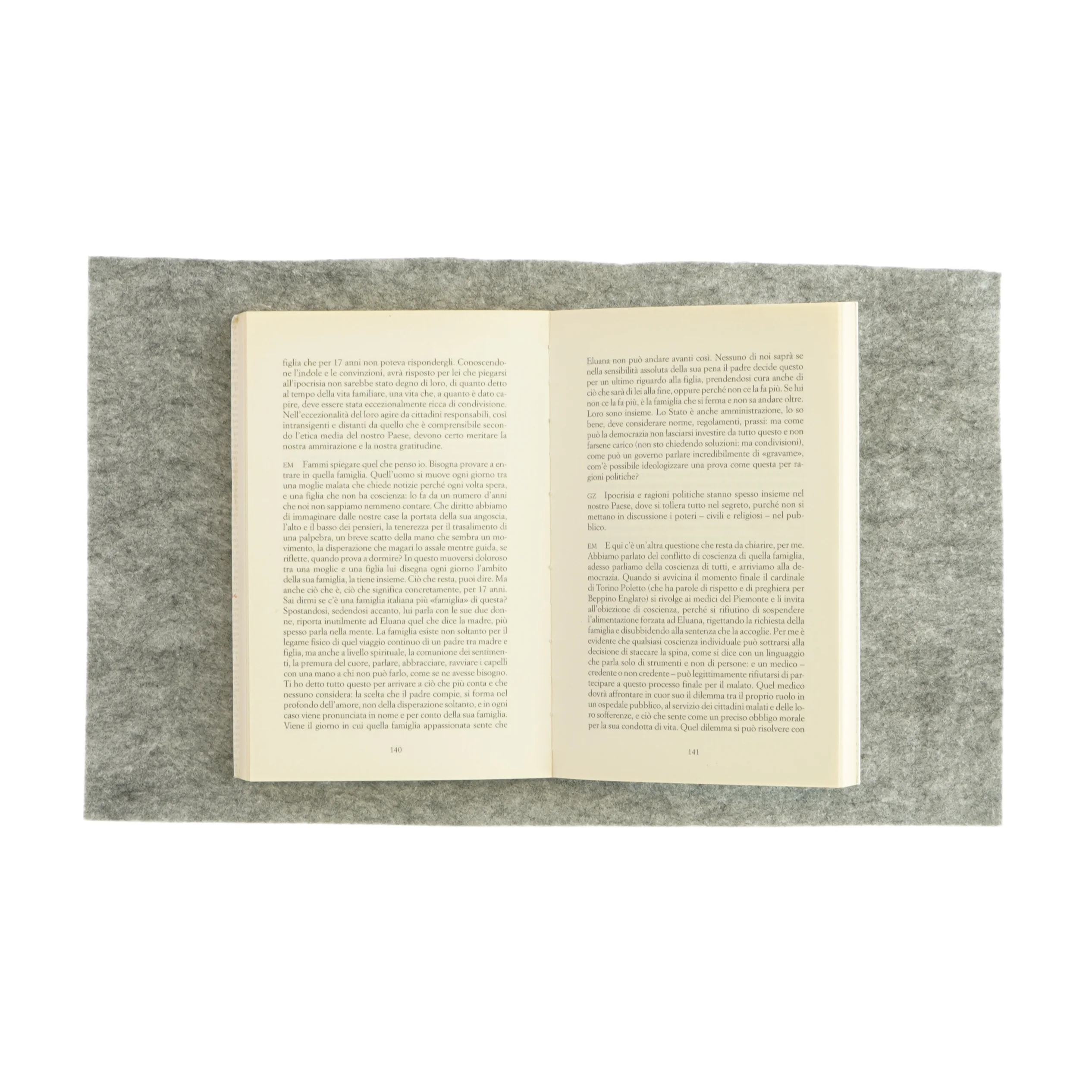 La felicità della democrazia un dialogo af Ezio Mauro og Gustavo Zagrebelsky (bog)