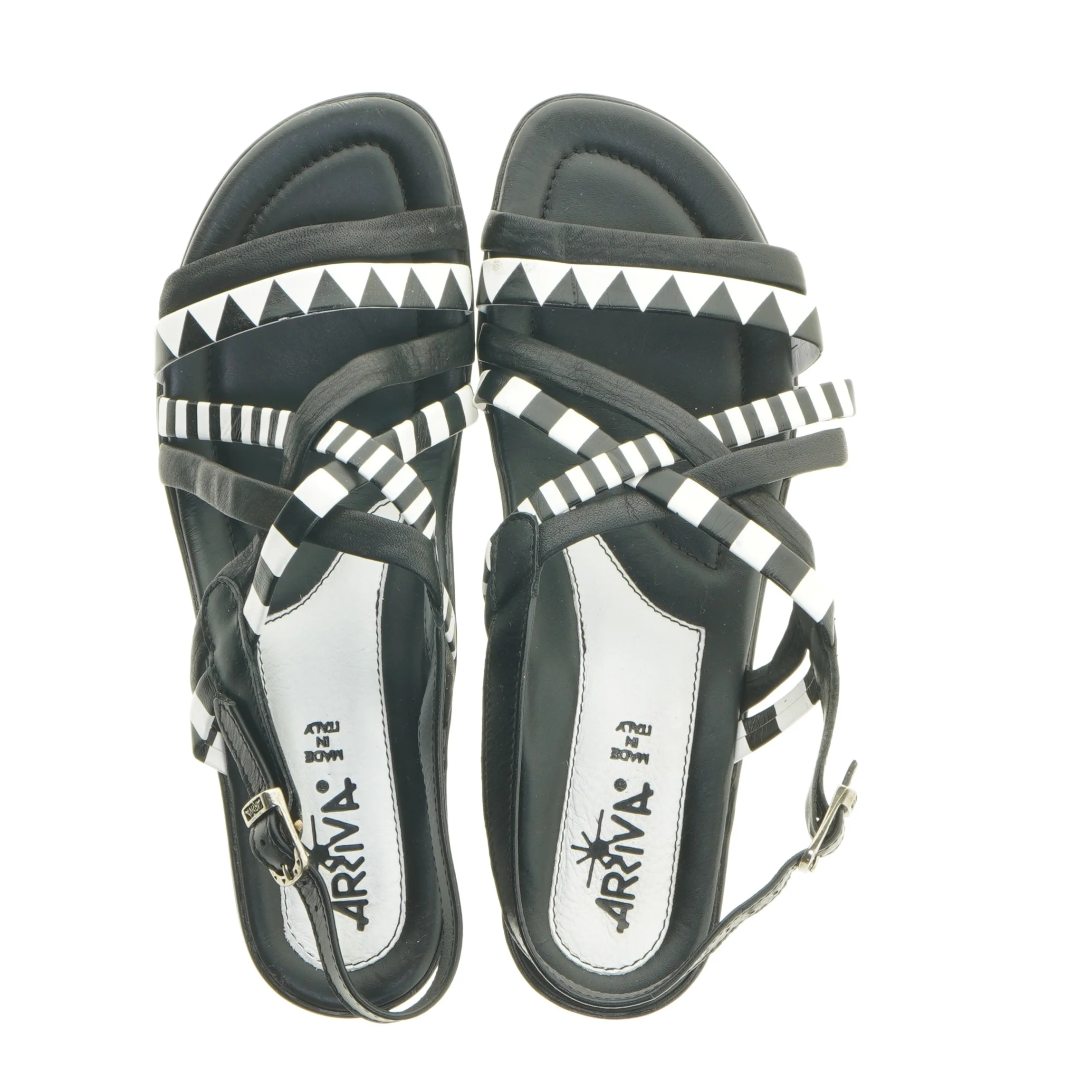 Sort og hvid damesandaler fra Ariva (str. 39 )