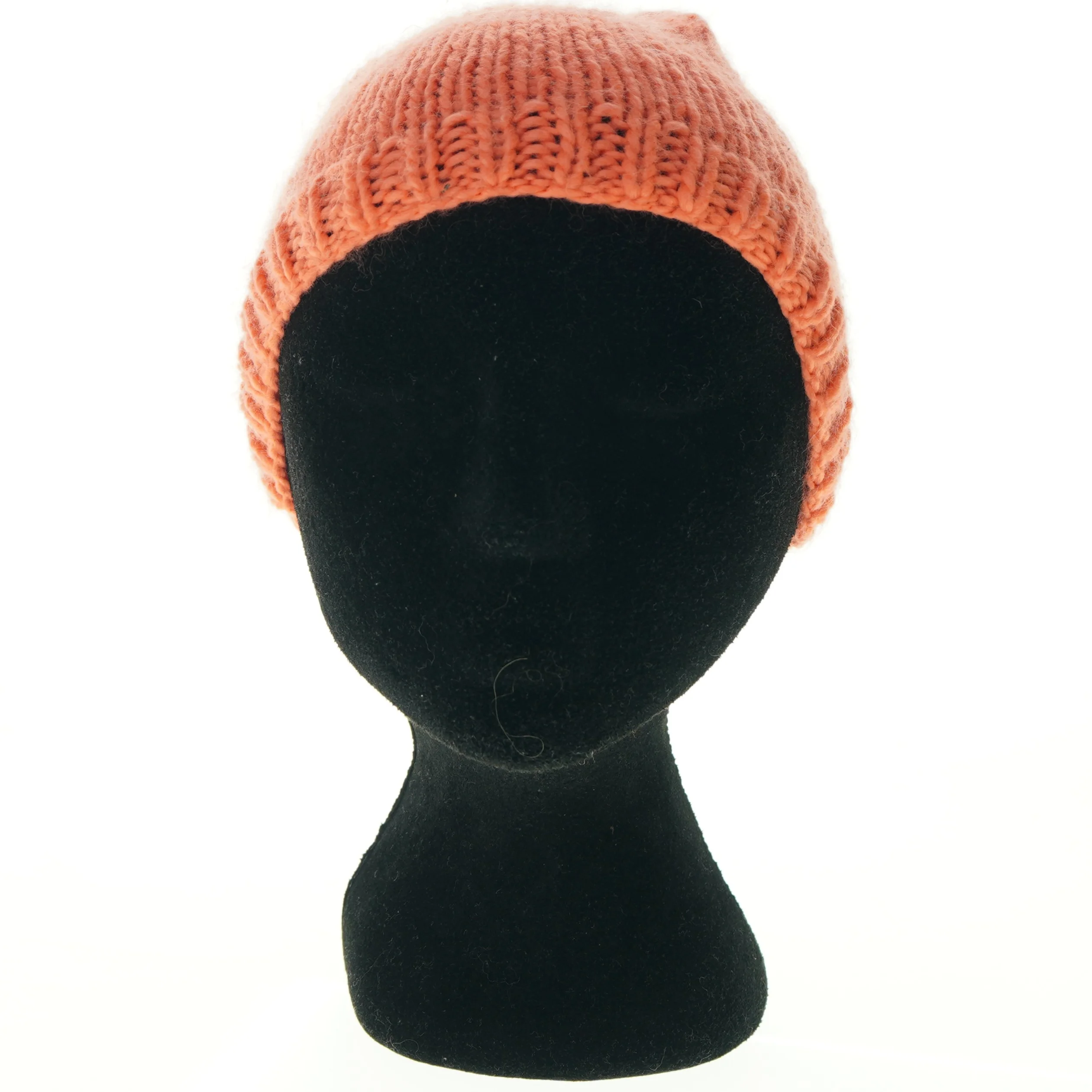 Strikket hue med kvast (str. Ø. 24 cm)