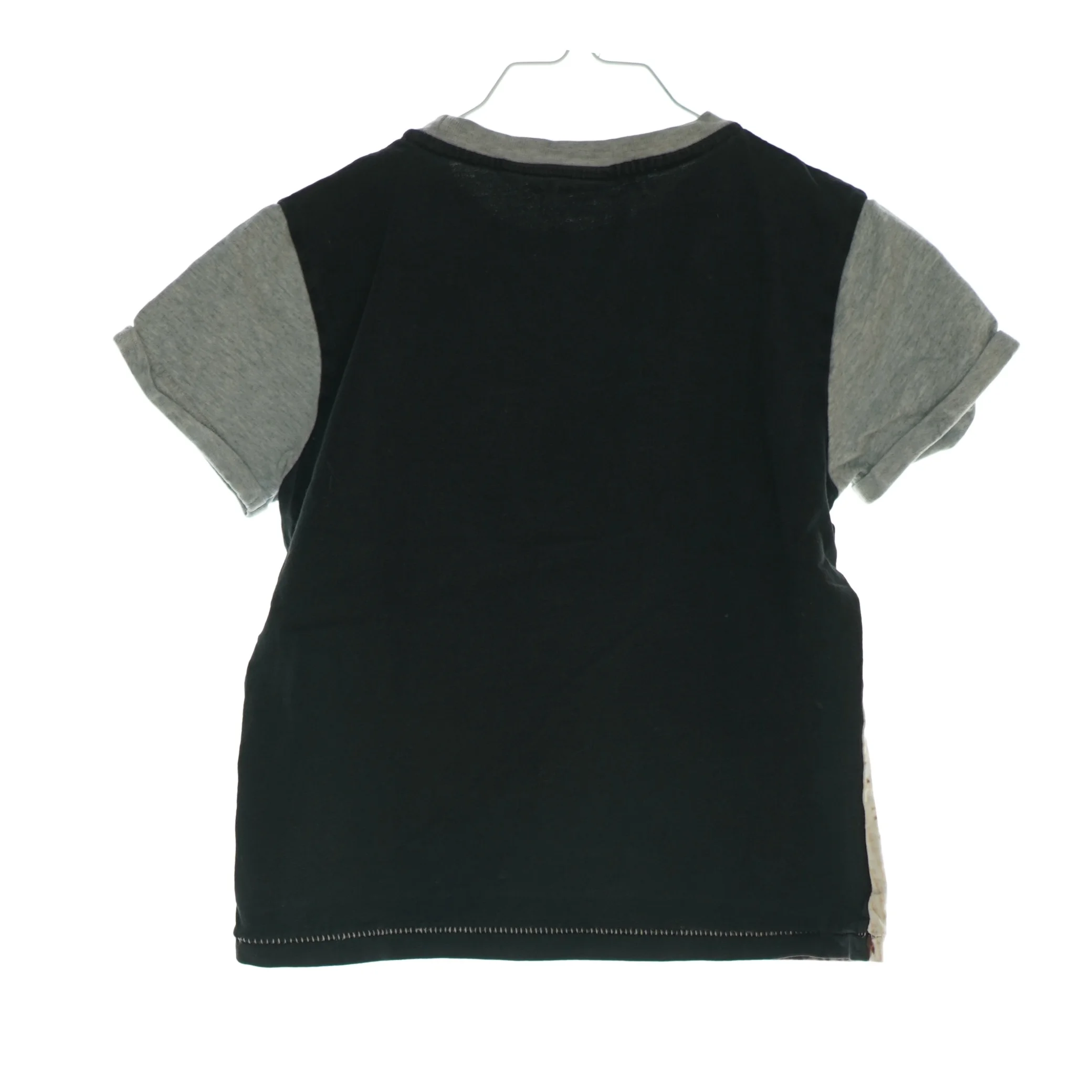 T shirt fra Molo (str. 110)