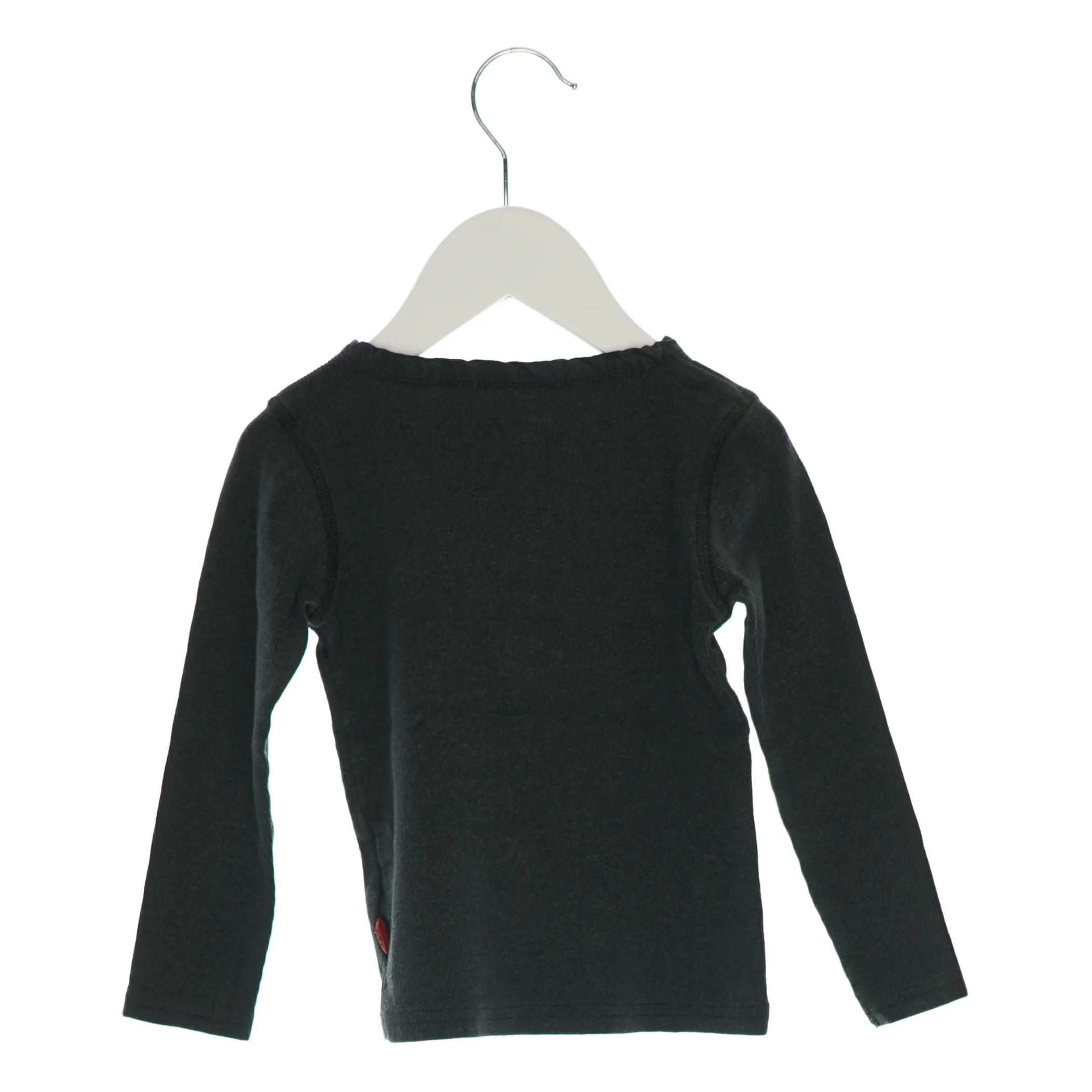 Langærmet bluse fra Pomp de Lux (str. 92)