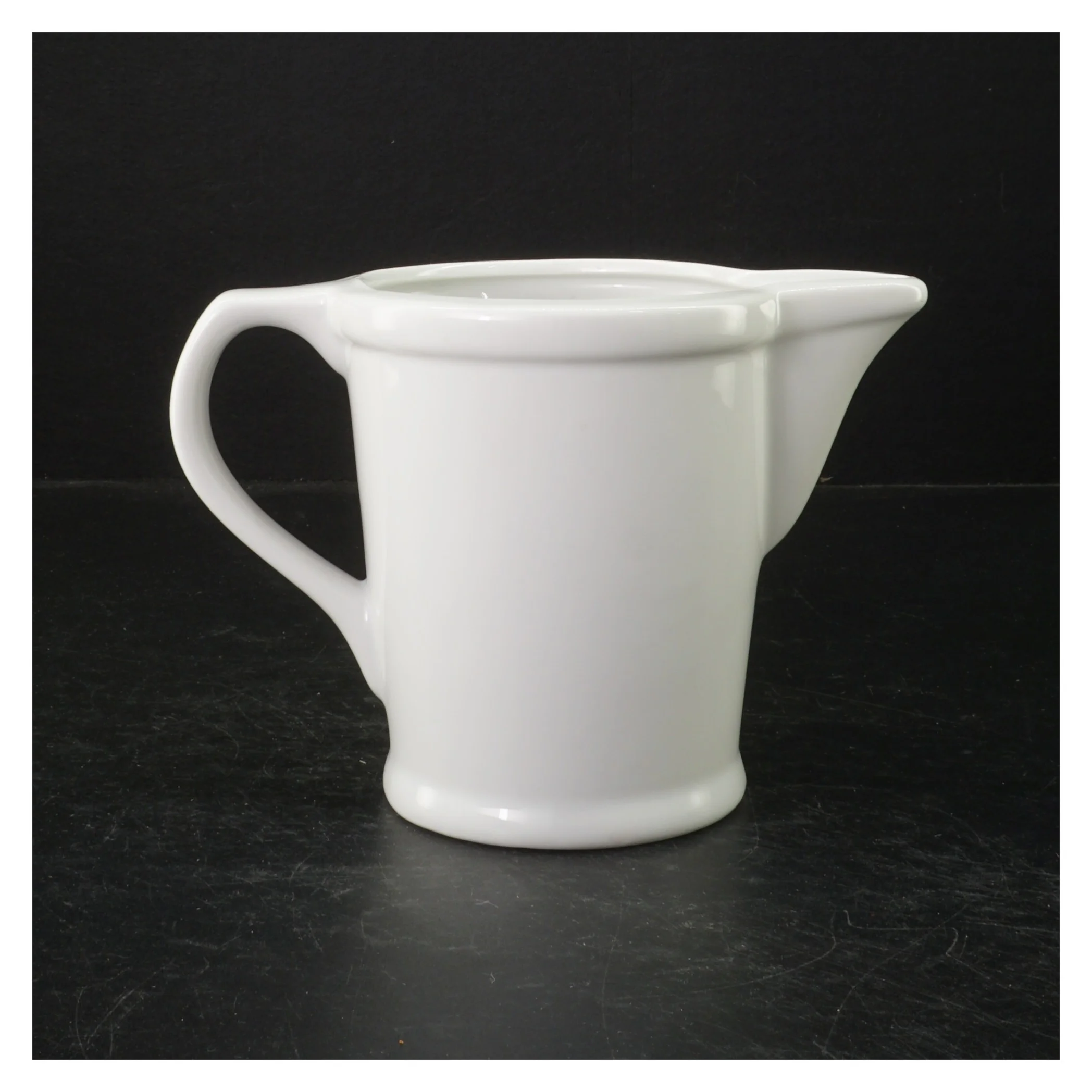 Hvid målekande fra Tiger (str. 500 ml)