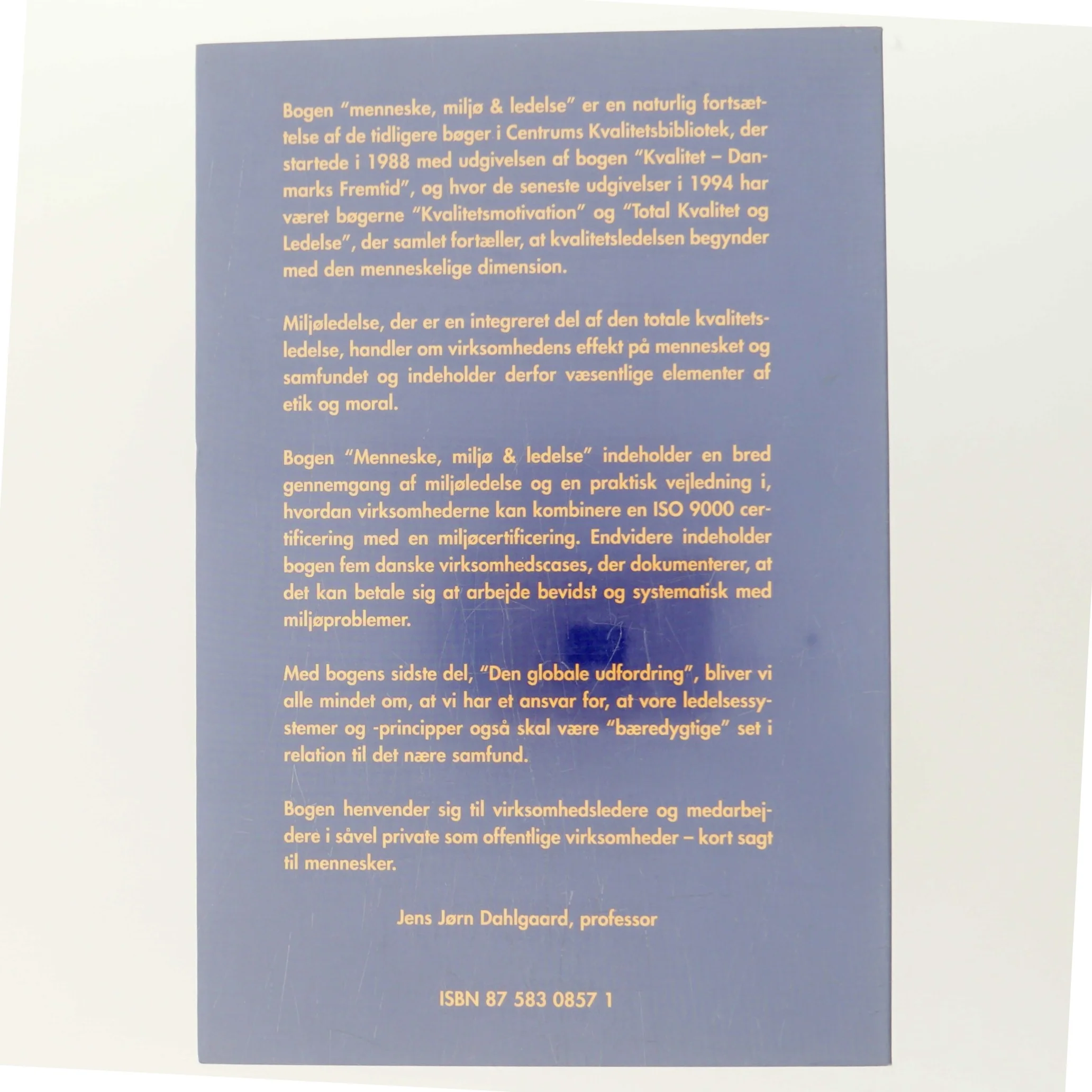 Menneske, Miljø & Ledelse af Henrik Kærgaard (Bog)