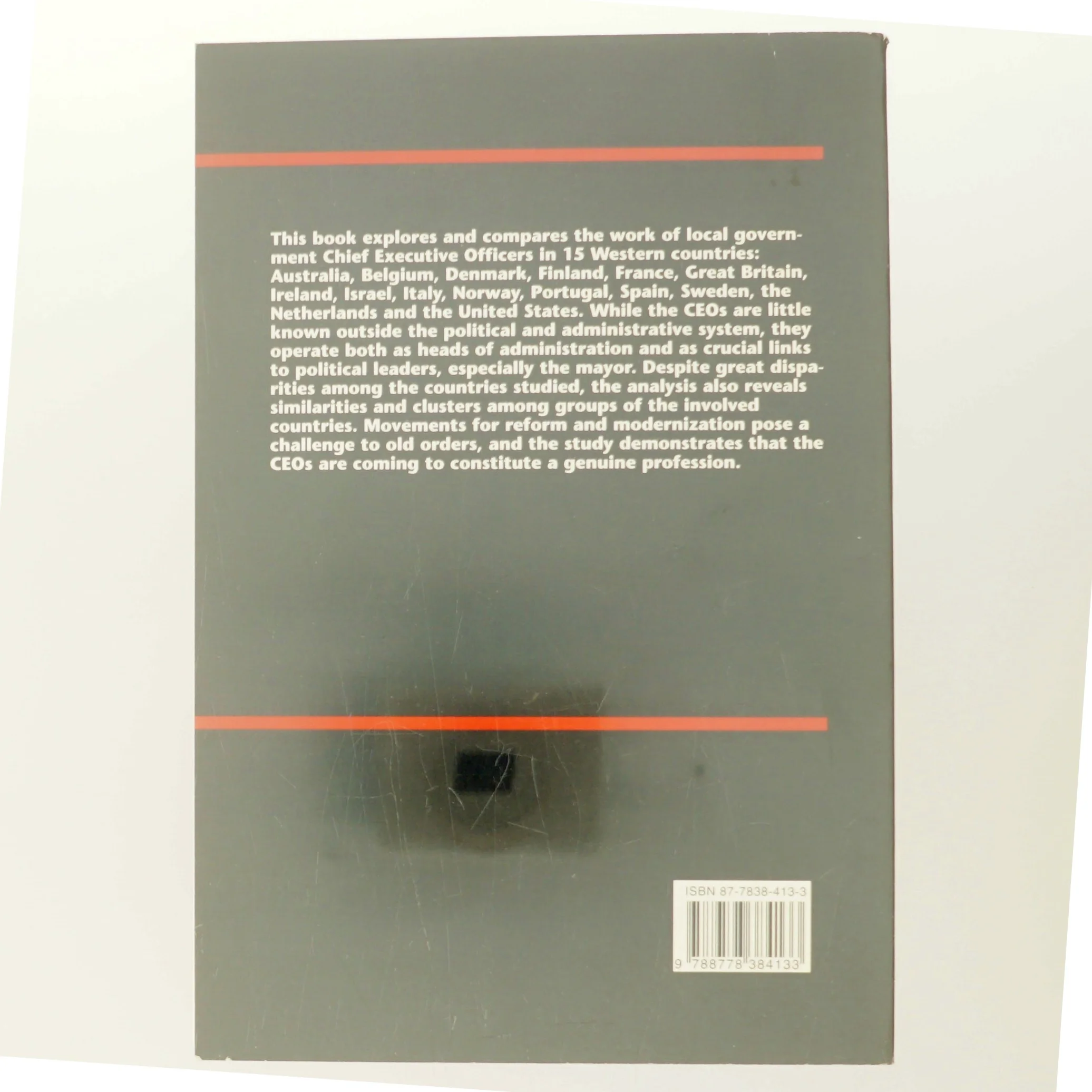 The anonymous leader : appointed CEOs in Western local government (Bog)