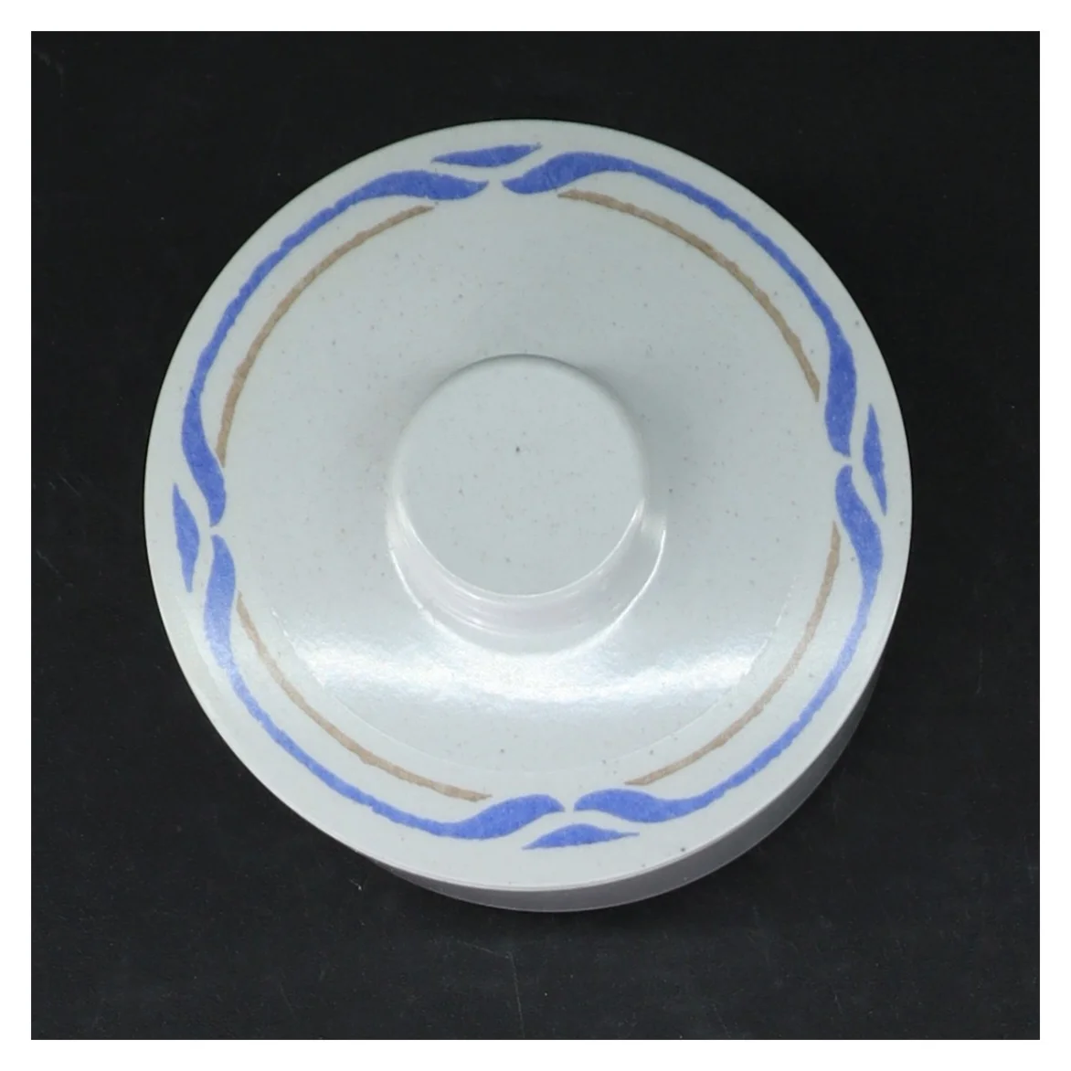 Keramisk skål og låg med blåt mønster fra Waca (str. Ø. 9 cm)