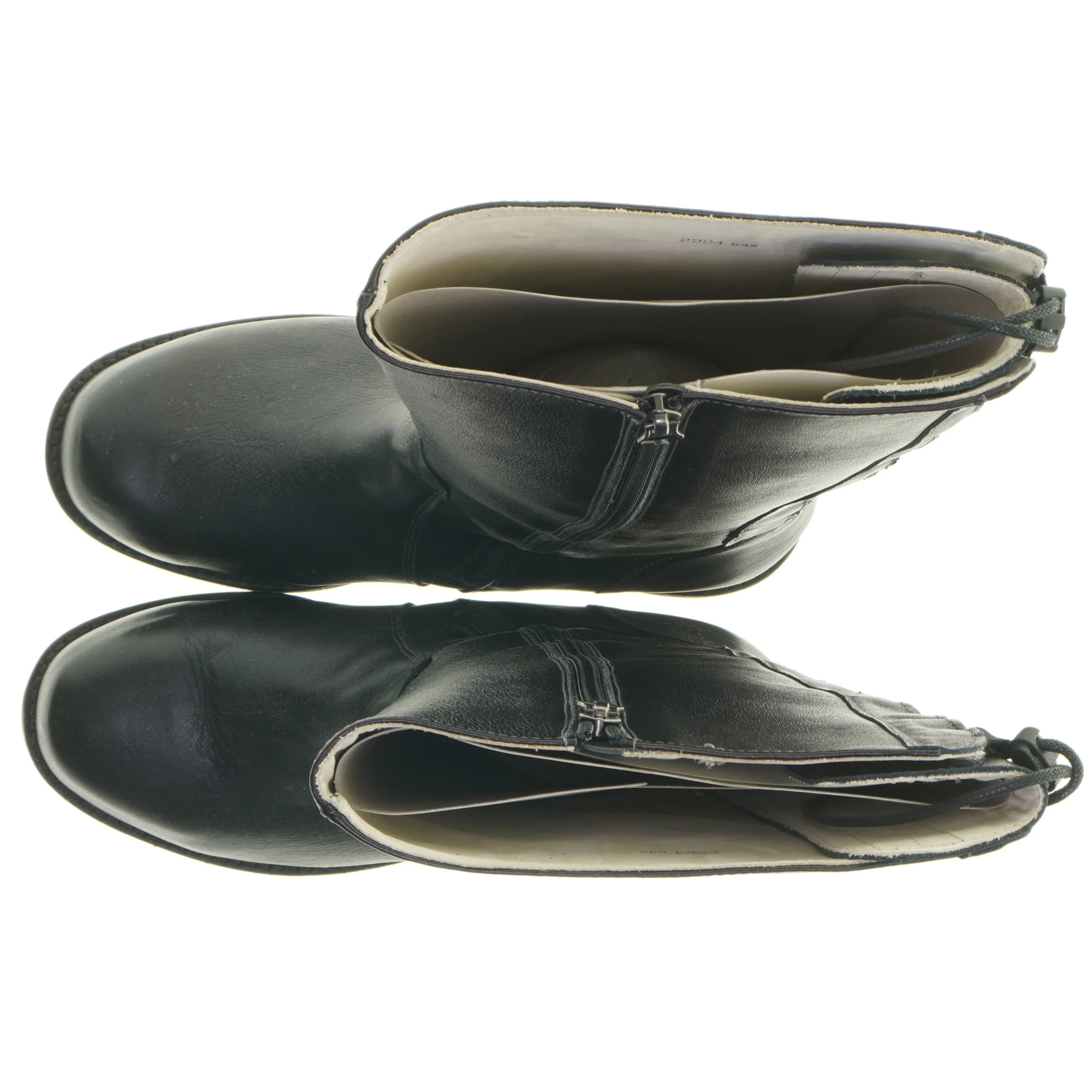 Sorte støvler fra Klaveness (str. 6 )