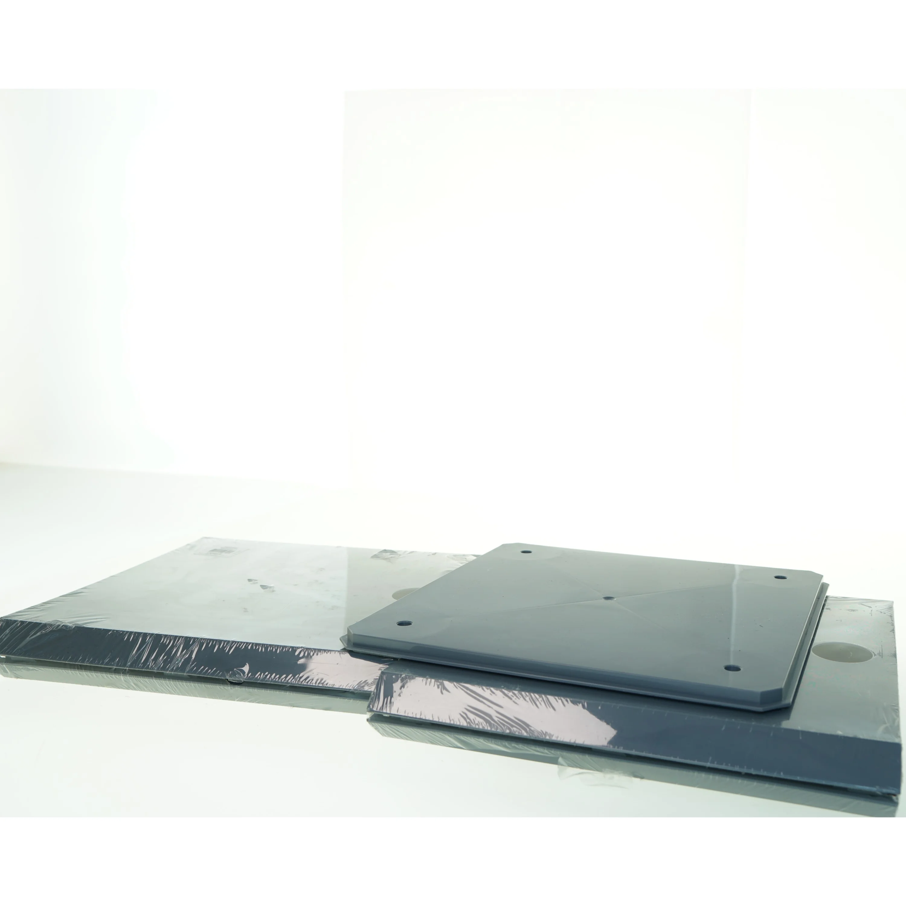 To Opbevaringskasser fra Plast1 (str. 32x32x31 cm)