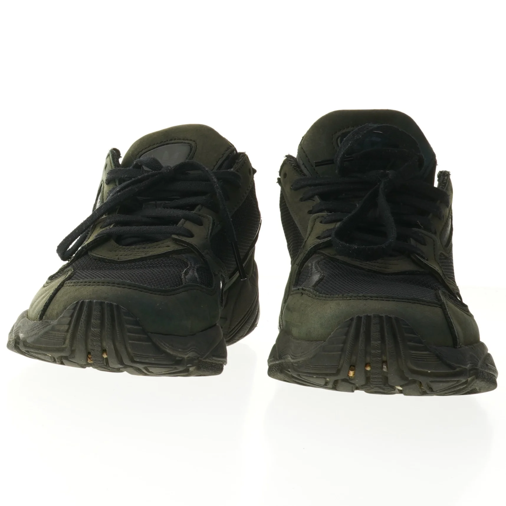 Sorte sneakers fra Adidas (str. 38,5)