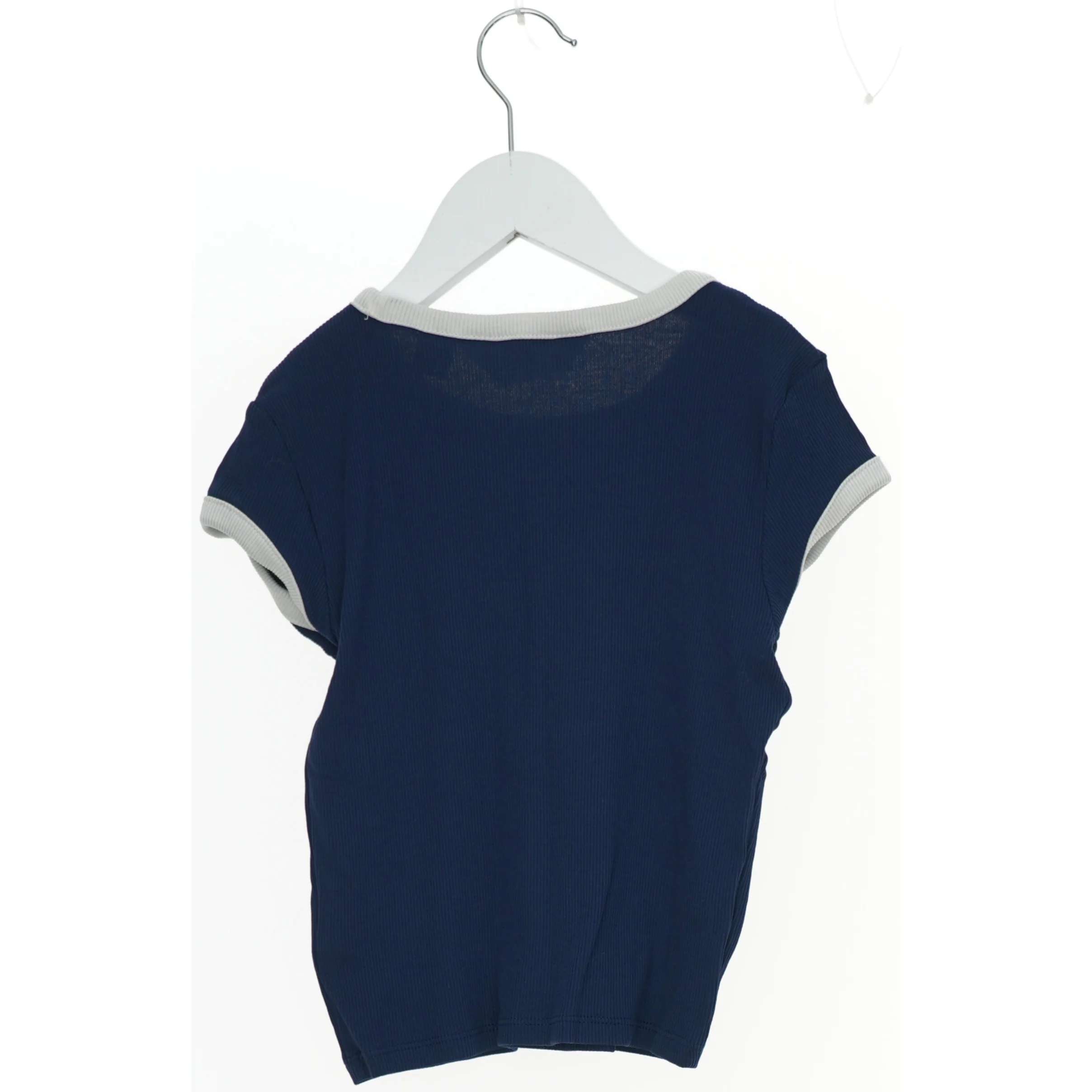 Mickey Mouse T-shirt fra H&M (str. 134)