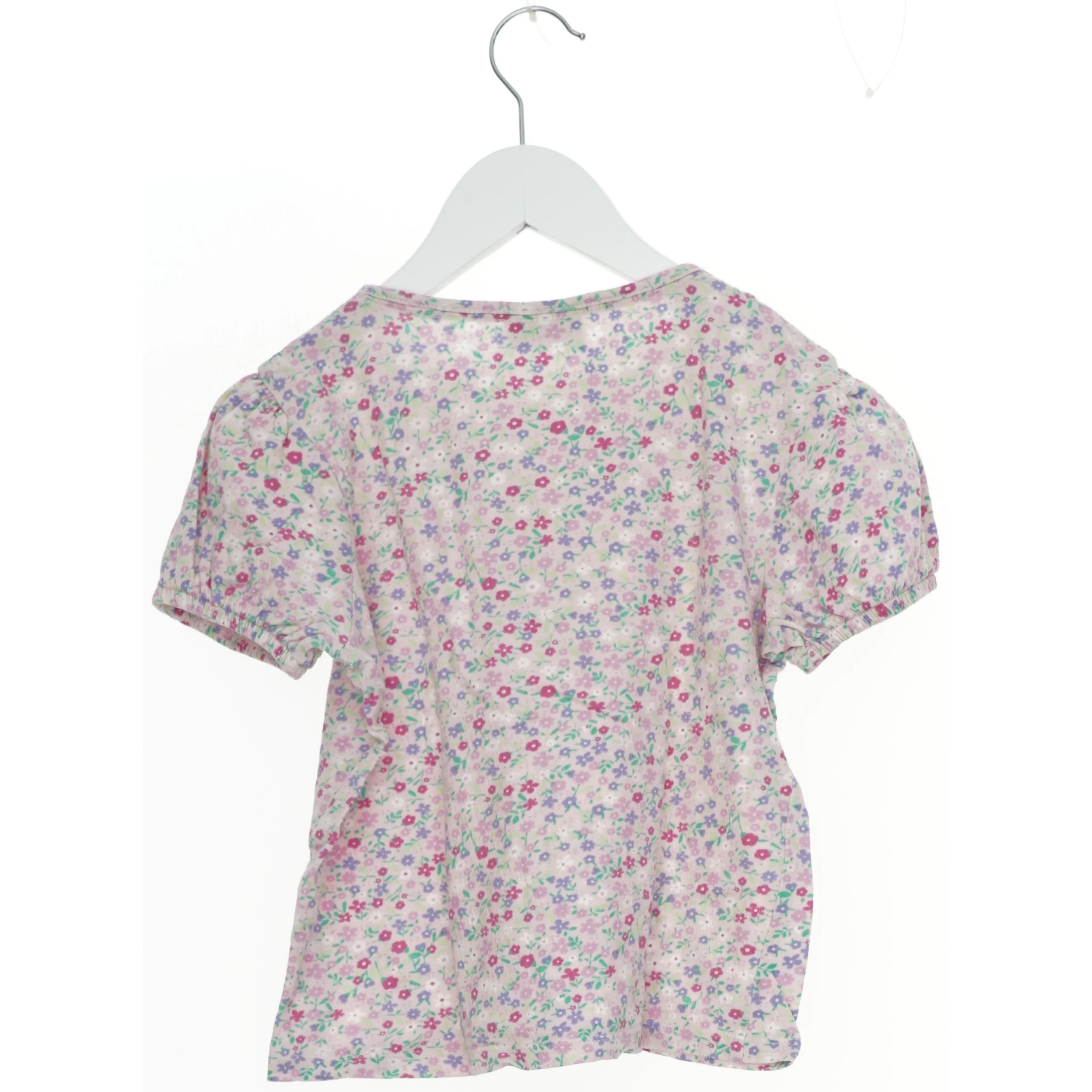 Blomstret bluse til børn fra KappAhl (str. 122)