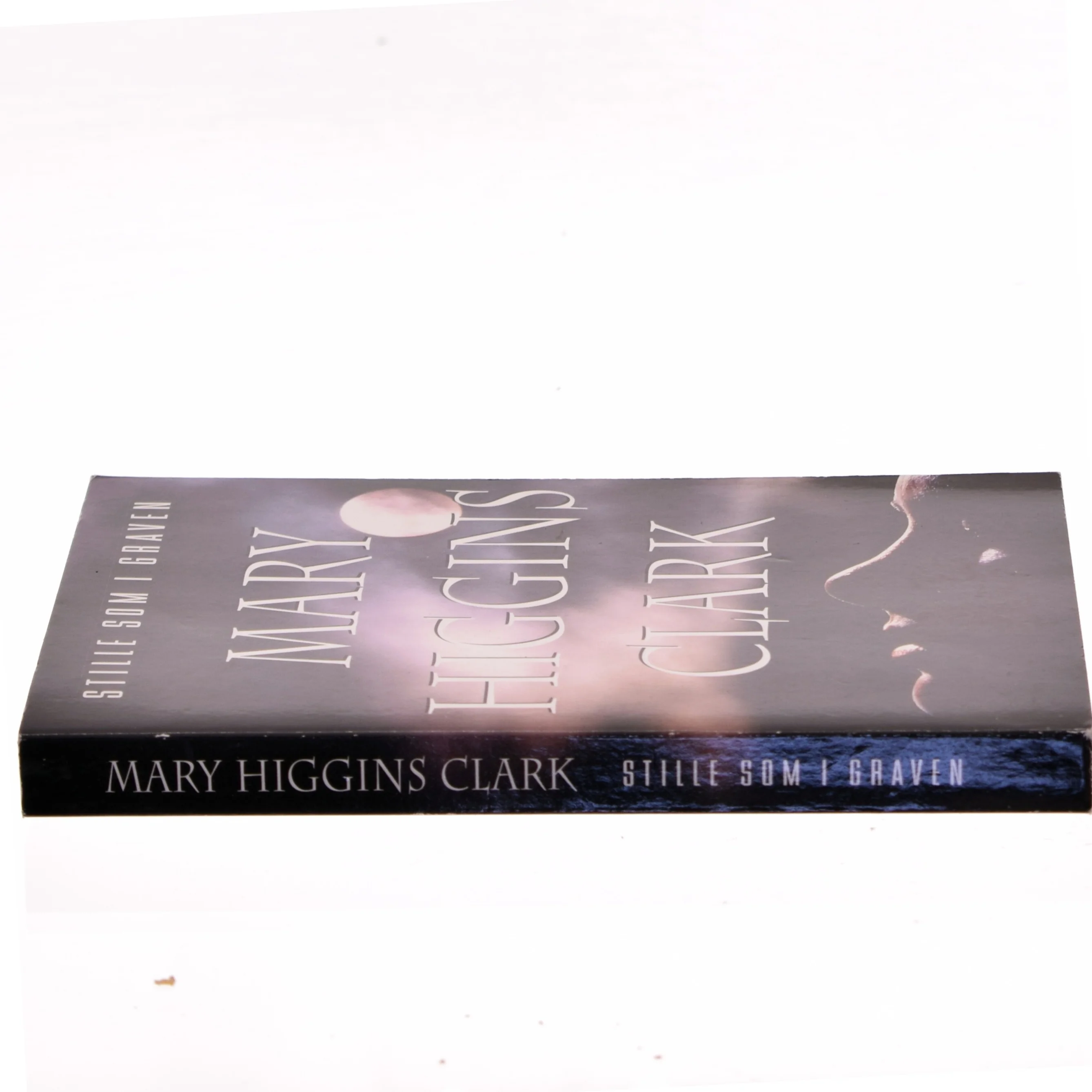 Stille som i graven af Mary Higgins Clark (Bog)